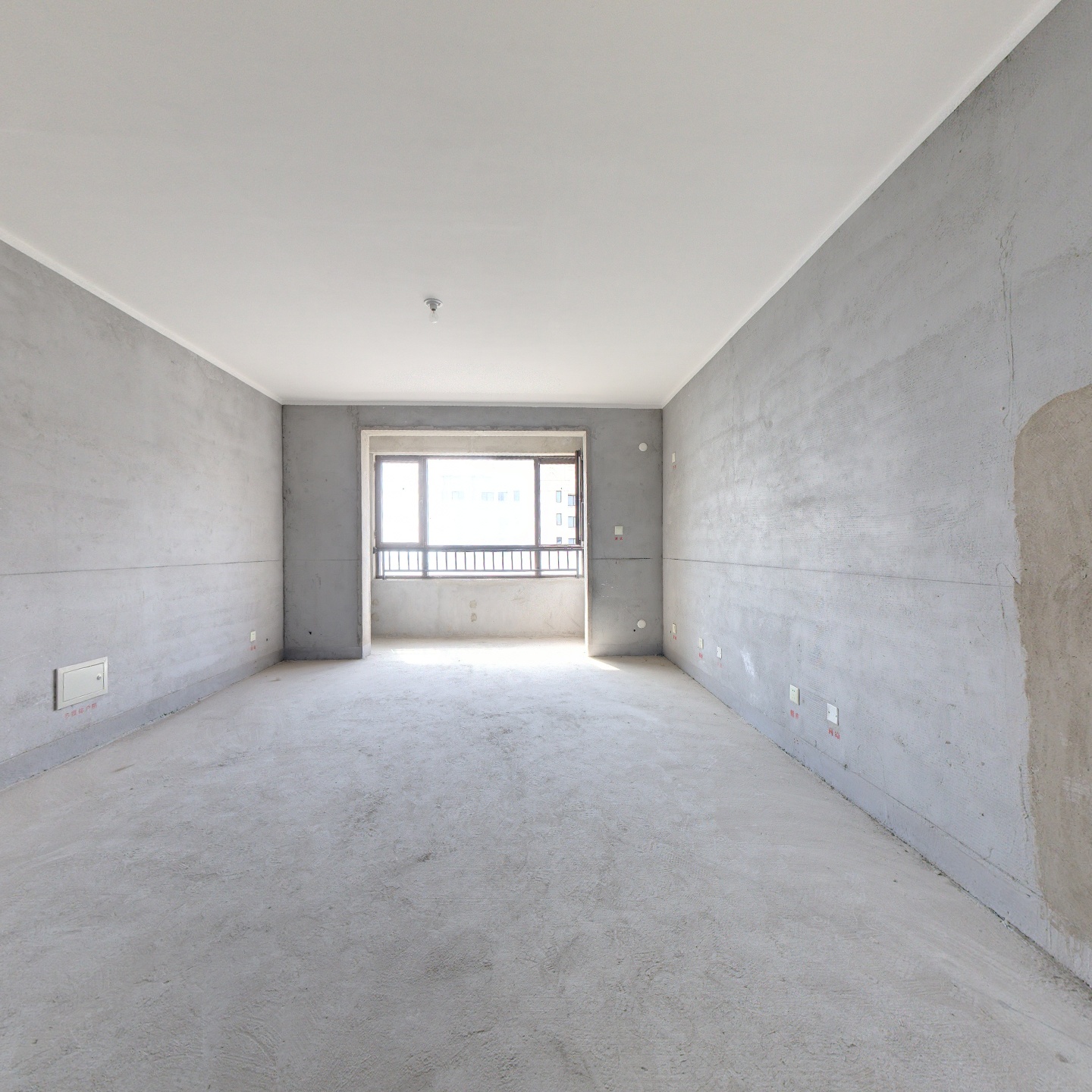 房子户型是南北通透，毛坯，采光好，视野好