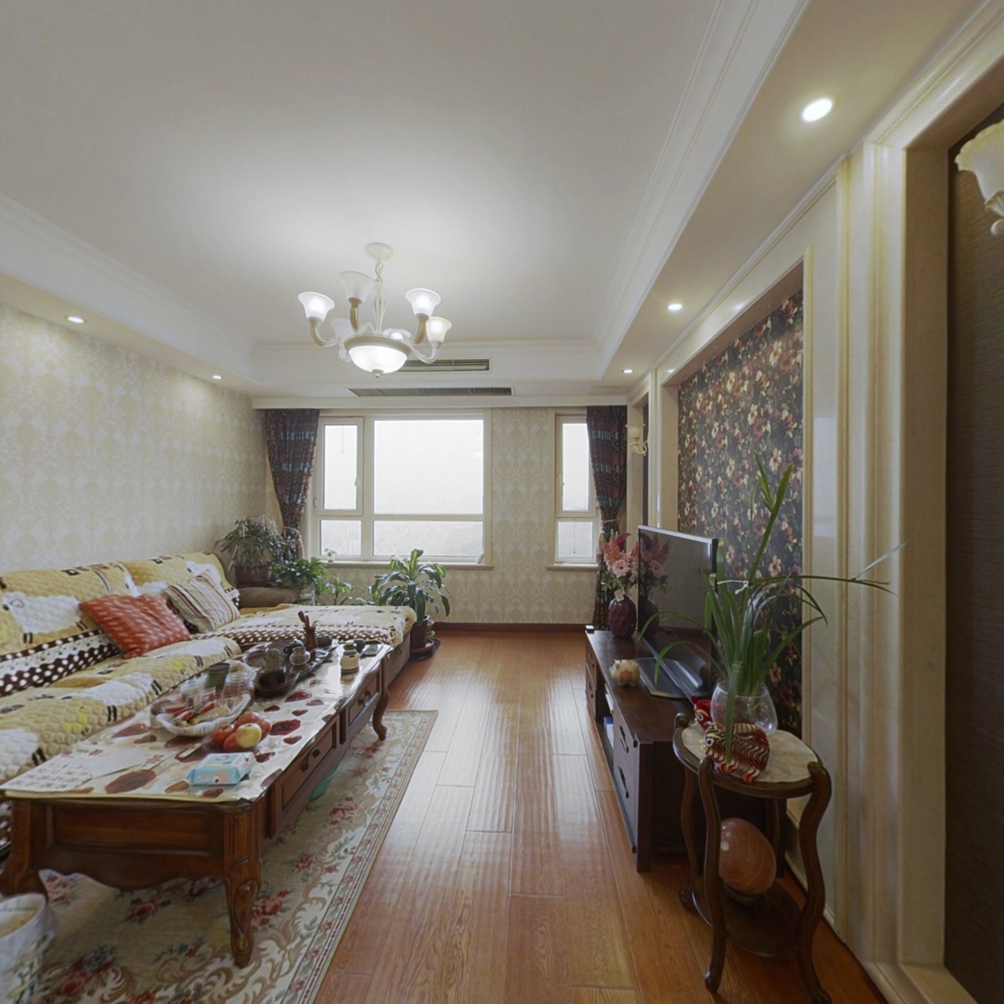 颐和星海精装三居室，星海2013年建成70年产权的住宅