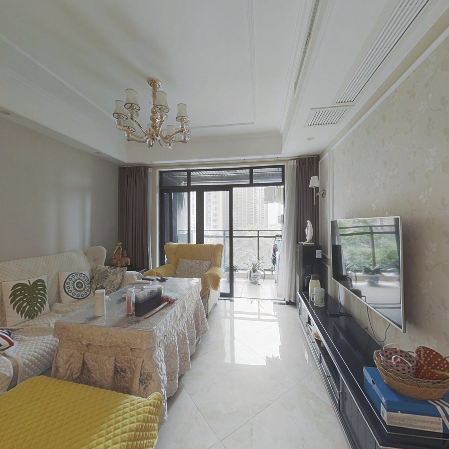 申佳上海时光两室一厅出售，精装修，带车位，150万。
