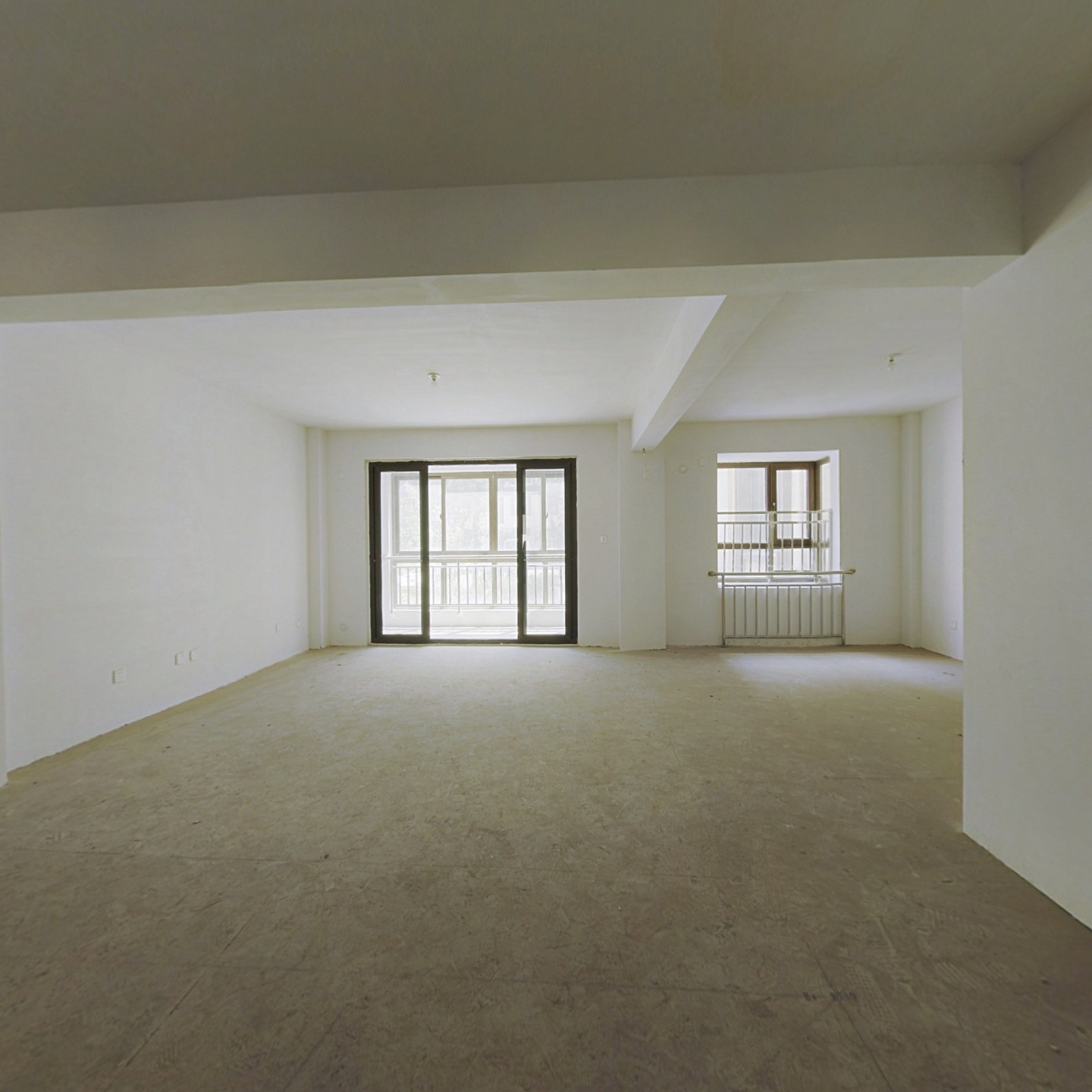 荣盛锦苑3-2-1-2 118.00m² 125 万