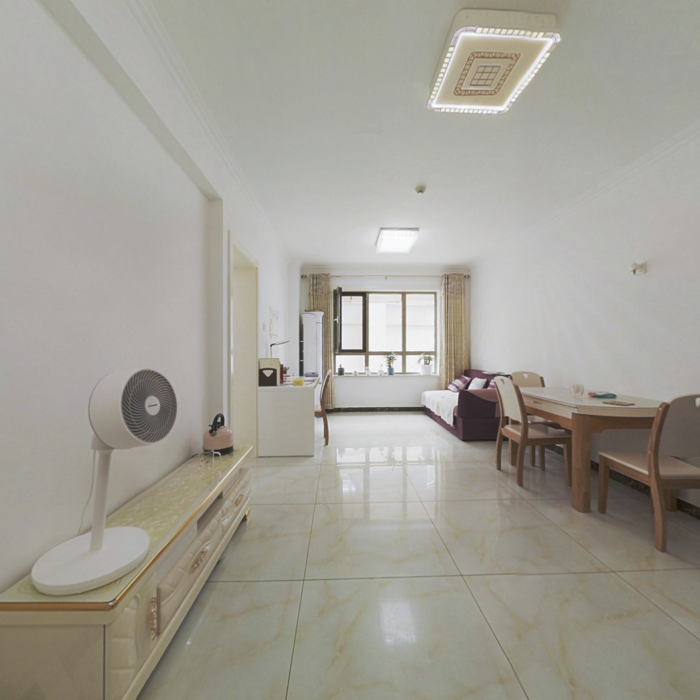 开发区  君临天下御景园   全南两居室