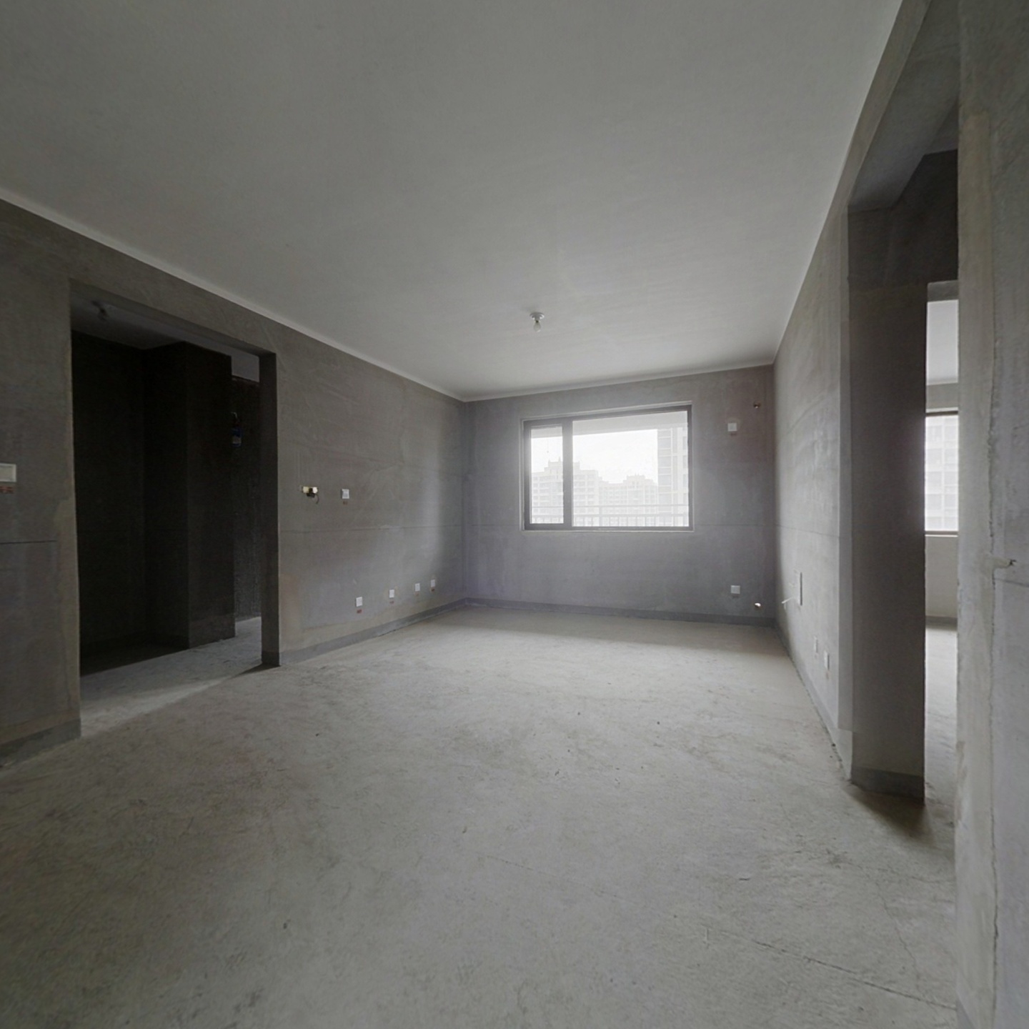 房本满二，南北通透三居，高楼层，采光好