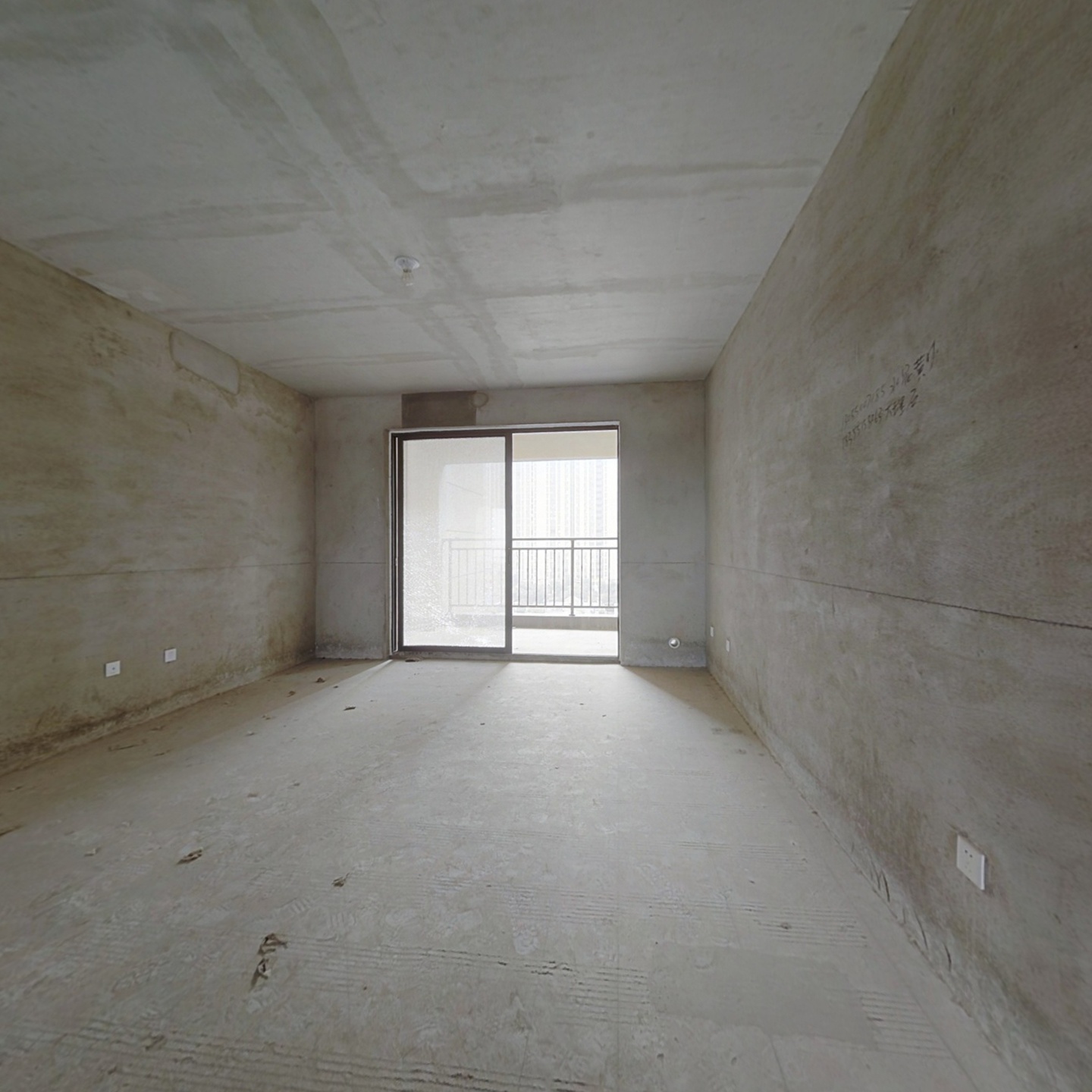 海亮九玺北区 楼栋位置好 采光充足 满二 纯毛坯