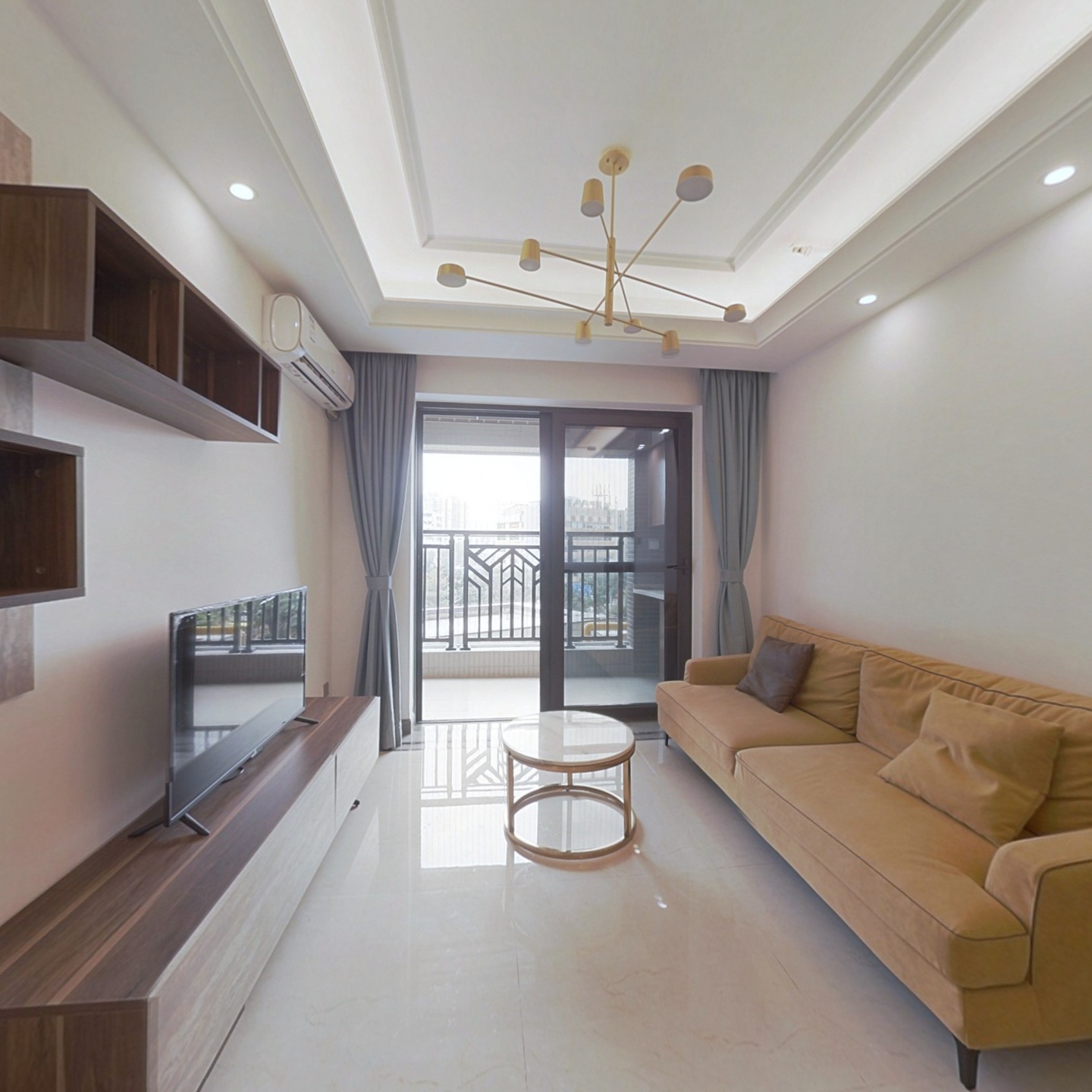 中海花湾C区两房 精装修可以满2年 交楼如图 采光充足