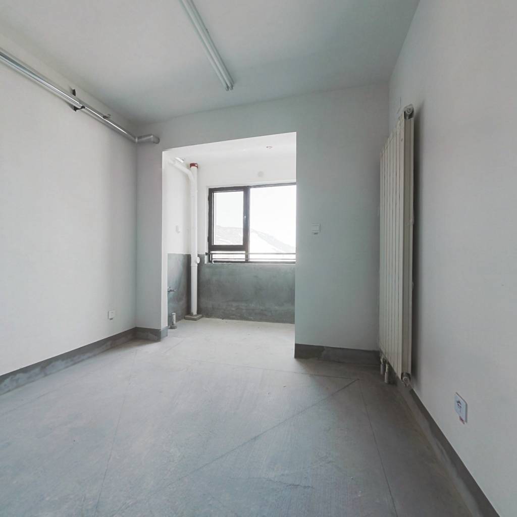 中海国际C3公寓 毛坯一居室 户型方正 可利用率高