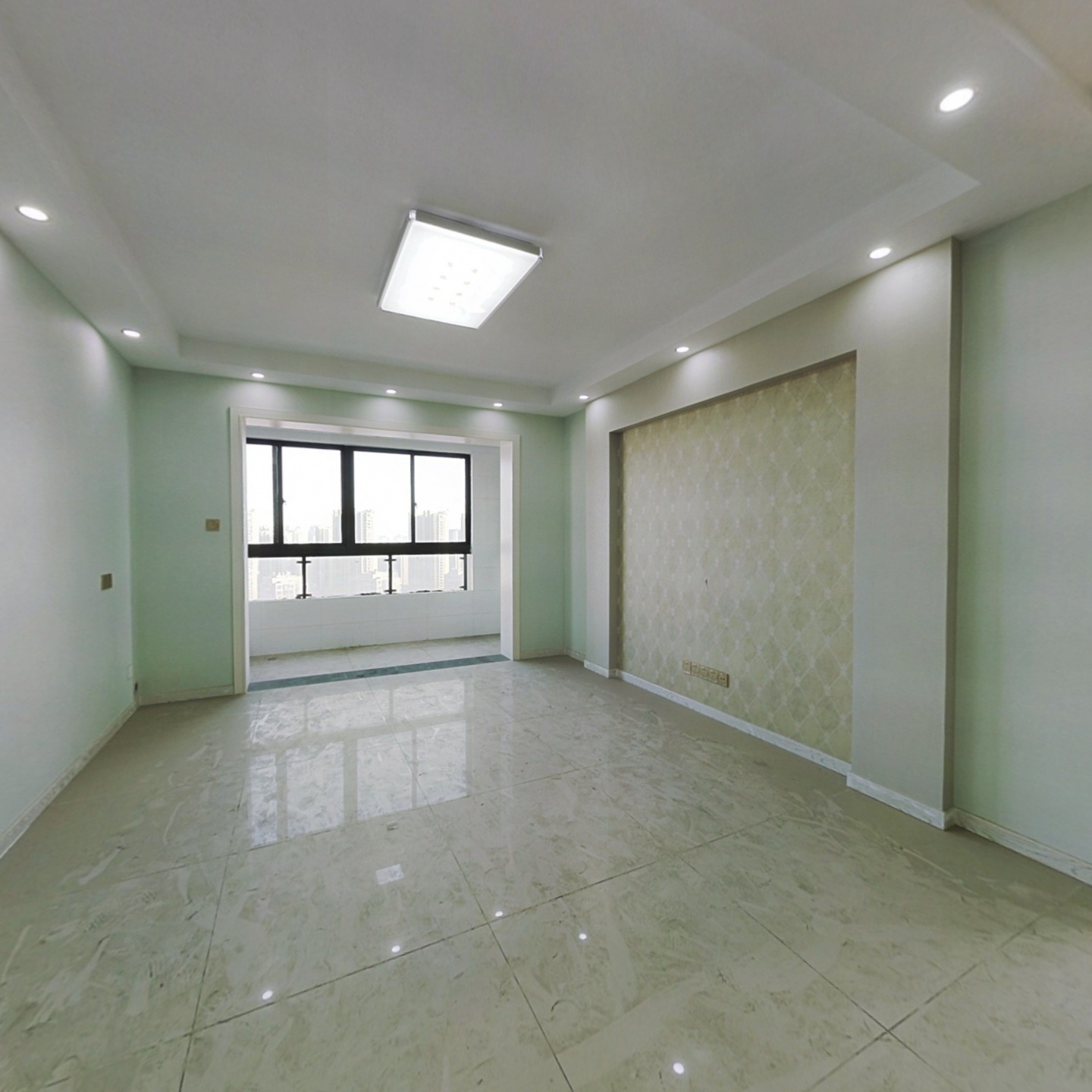 绿地二期,精装好房,户型好,户型棒.装修清爽