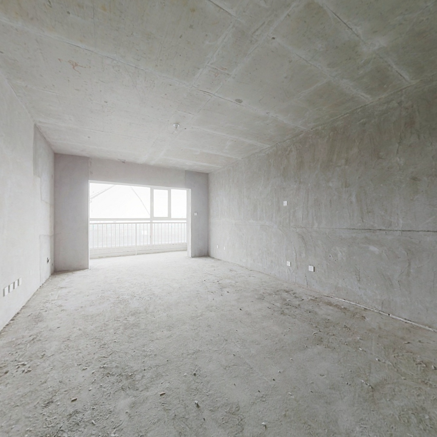 钻石商圈  出行购物便利 中间楼层 全天采光