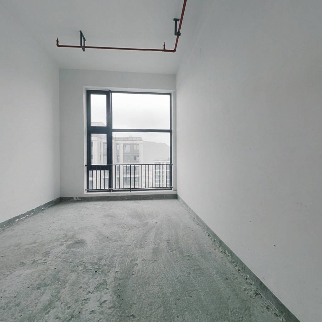 瓯海区旁边唯一公寓 4.2高层 旁边写字楼适合白领