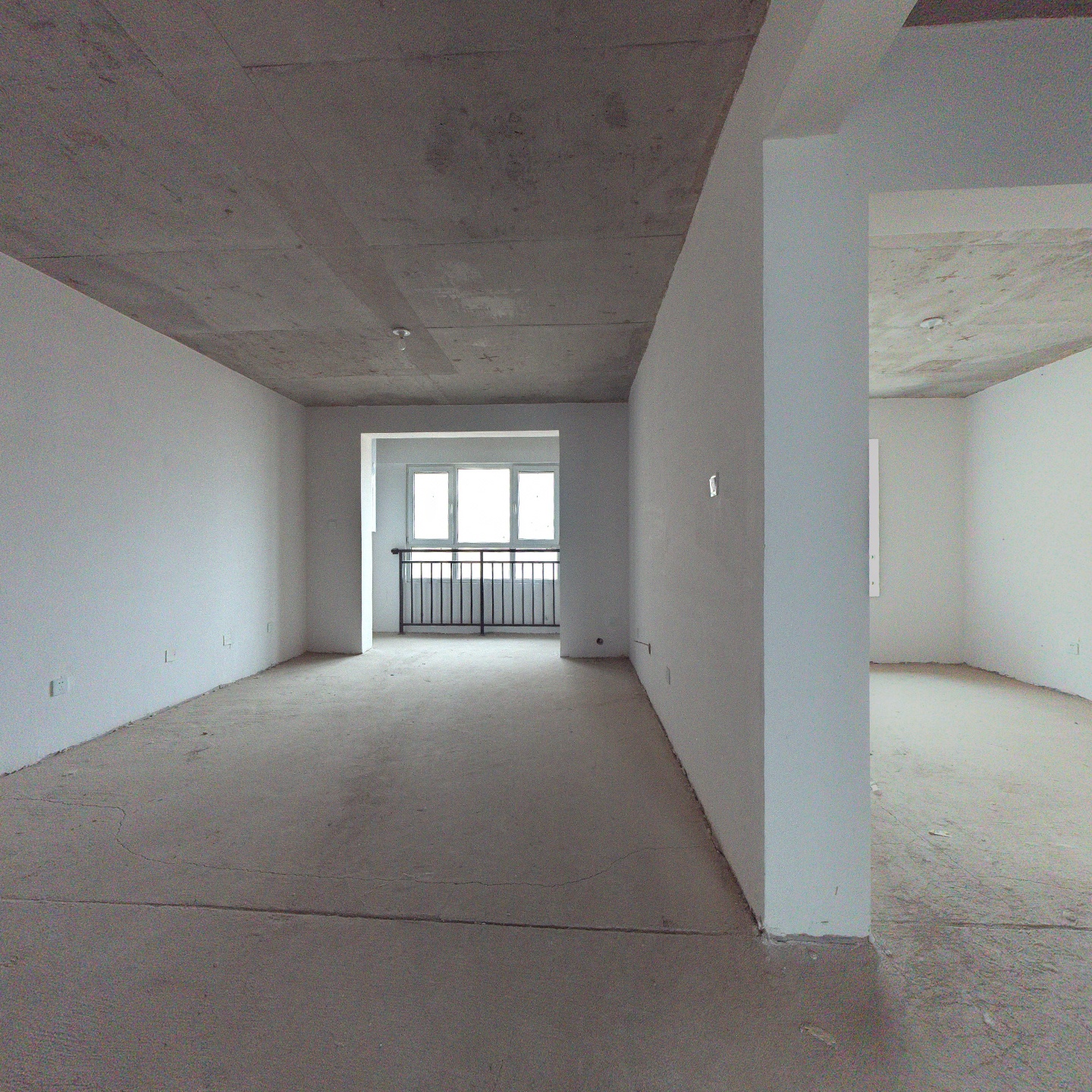 南北通透三居  高楼层  采光好 全明格局 小区绿化高