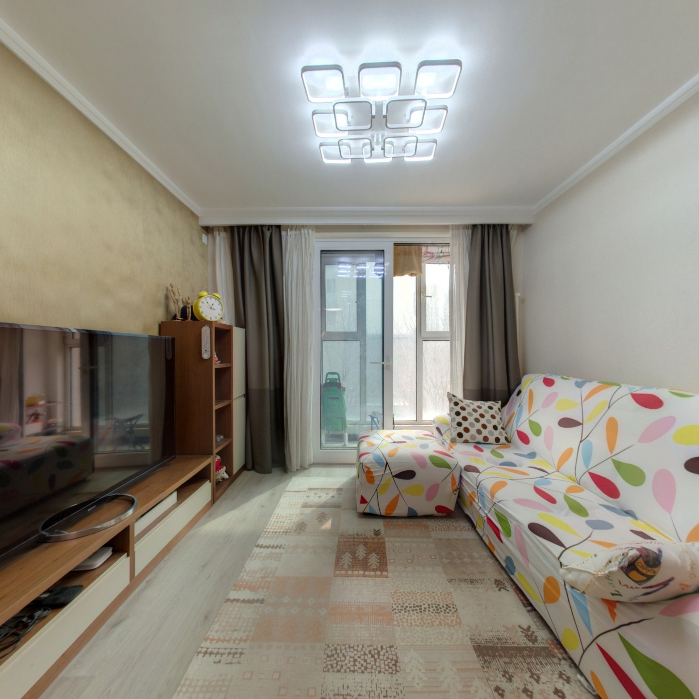 莱圳家园三期大一居 2012年的房子 精装自住 看房方便