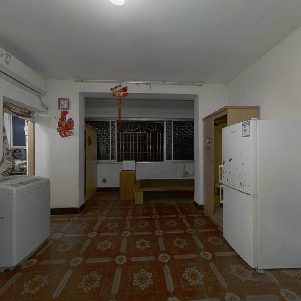 枇杷山公园低总价小户型楼梯房，诚心卖。