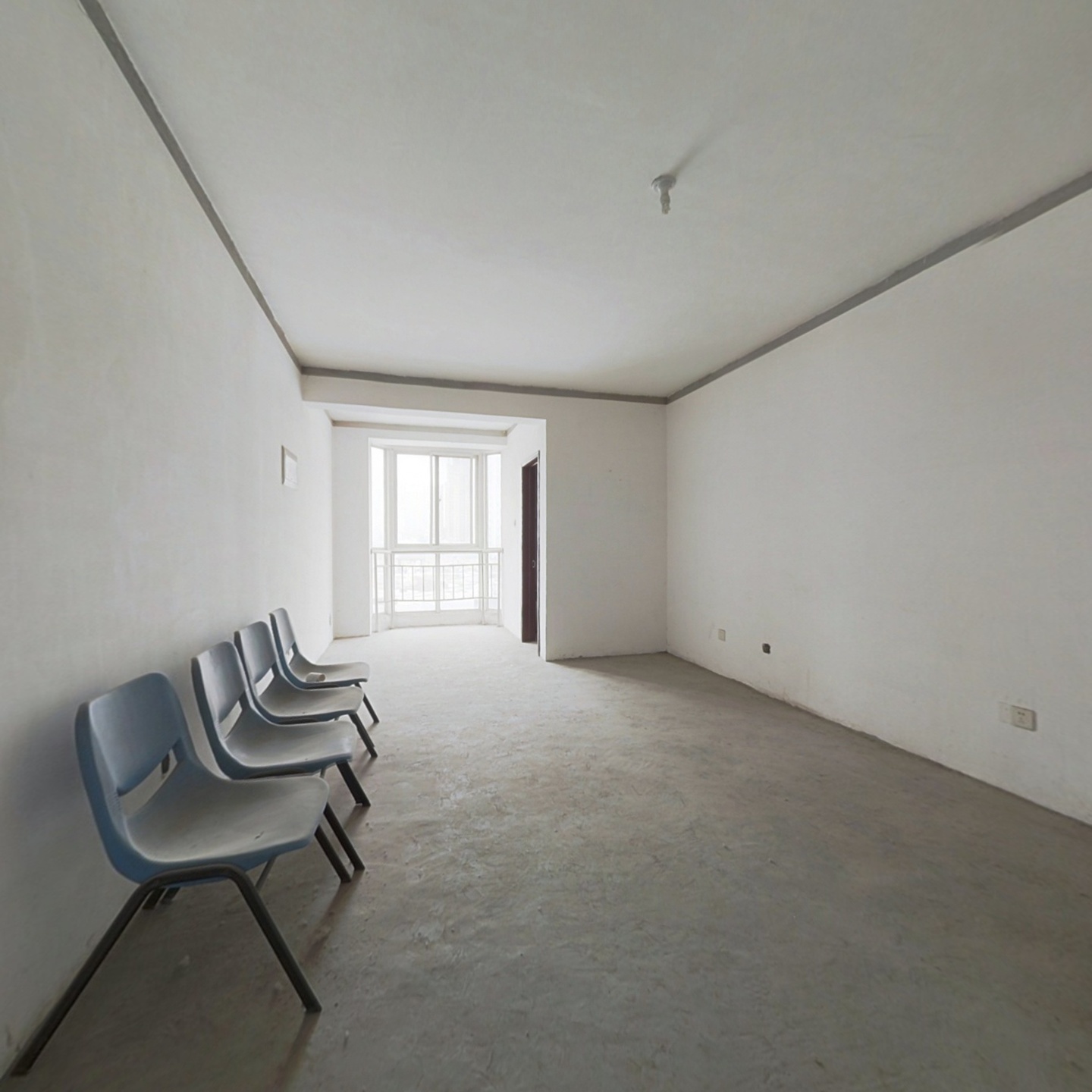 德信公园西侧 毛坯现房 南北通透户型 100万可议