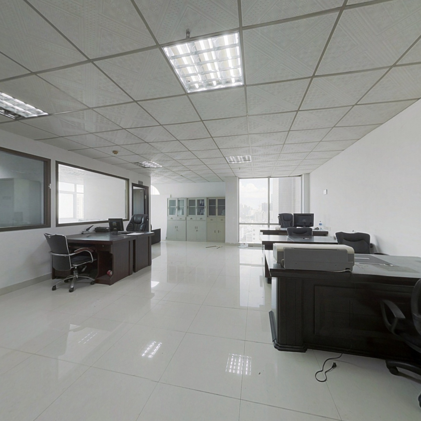 君宁大厦适用于办公，户型方正，空间设计合理