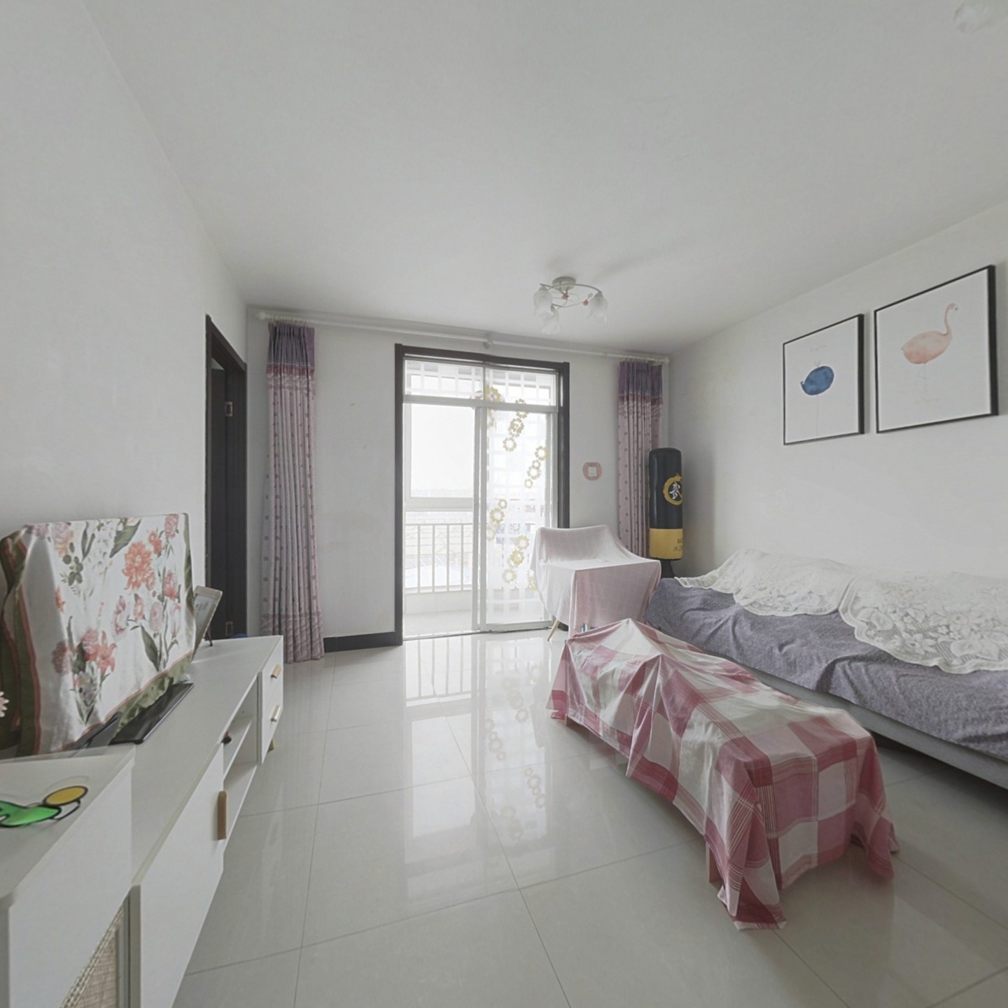 精装小两居，户型方正，采光充足，证满二。税费第