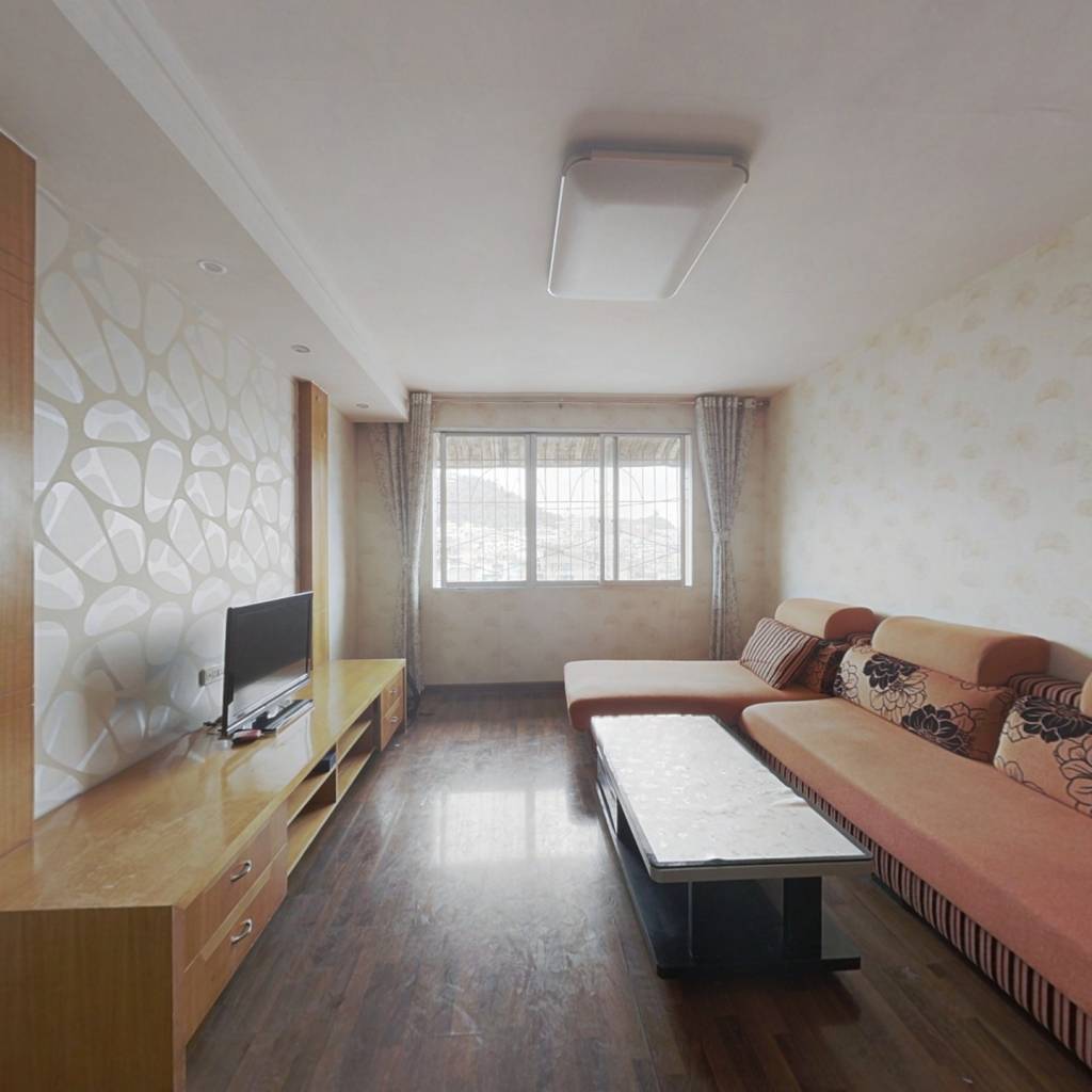 师大江山公寓，业主自用，小区干净整洁，拎包入住