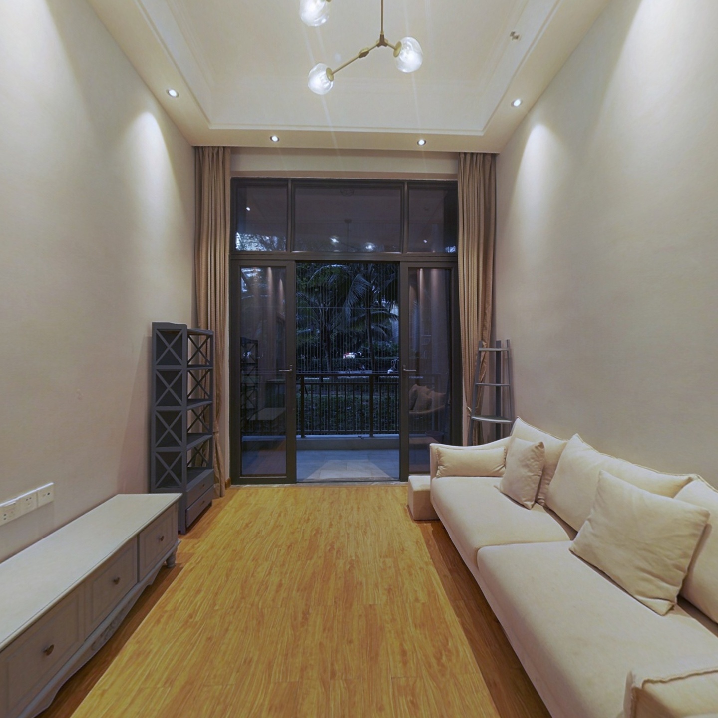 9米层高 居住舒适不压抑-海口恒大海口文化旅游城二手房