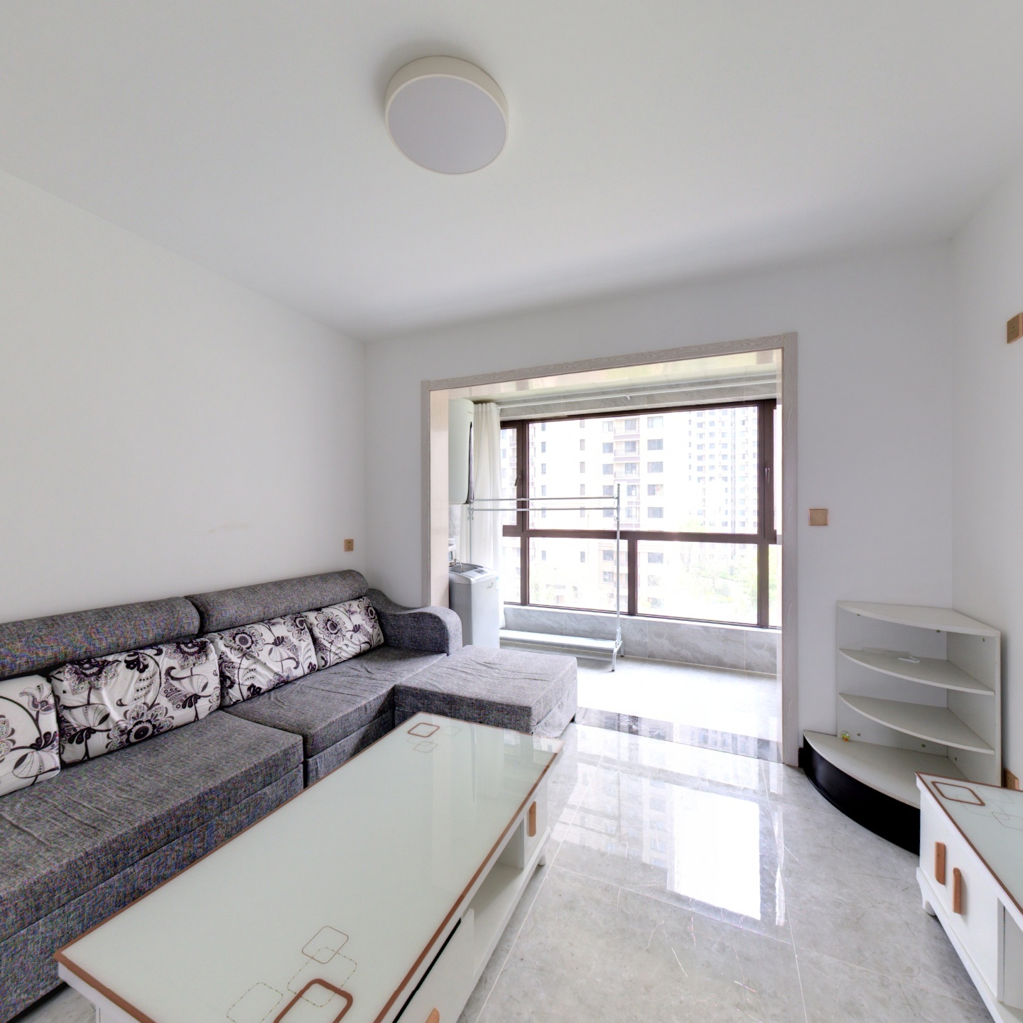 天伦湾一期 南北通透3居 集中供暖 人车分流 保利物业