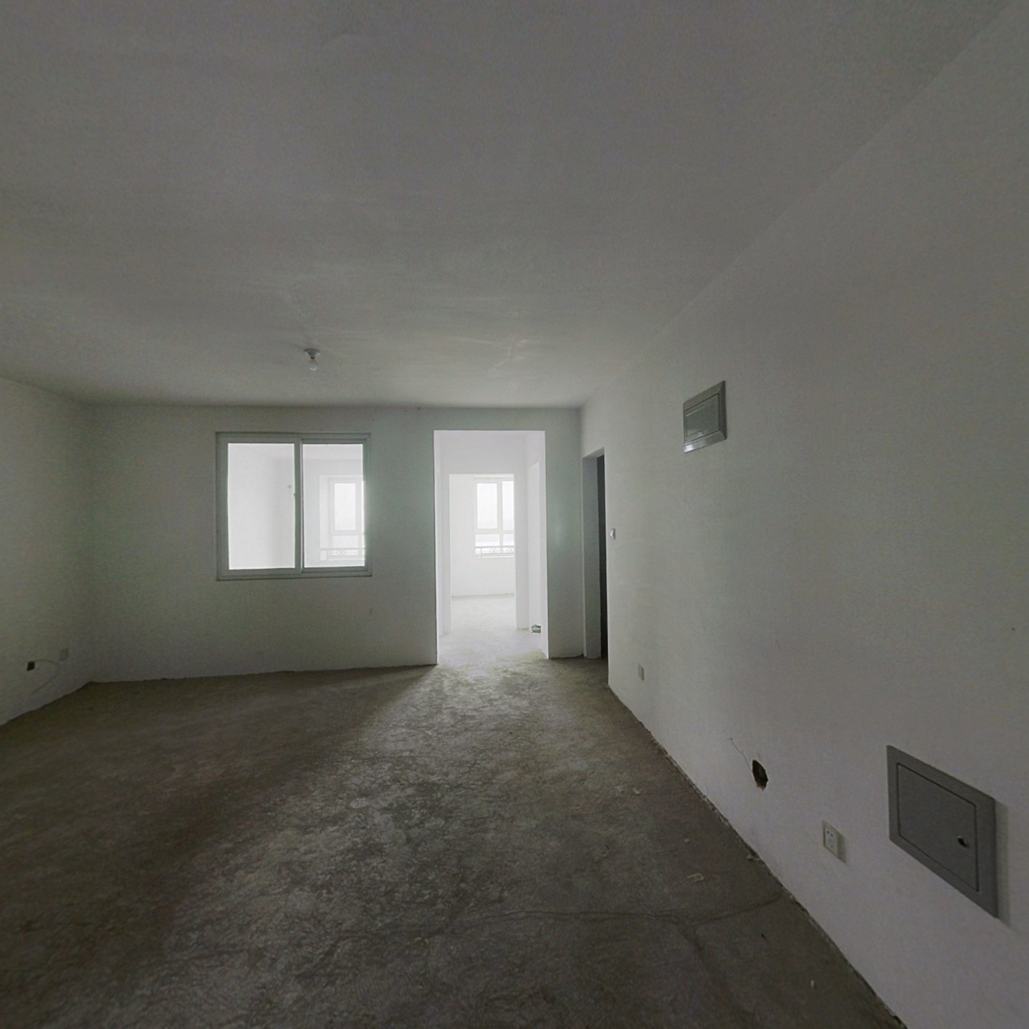 【天保绿城】经典两居室，朝阳户型，交通便利，