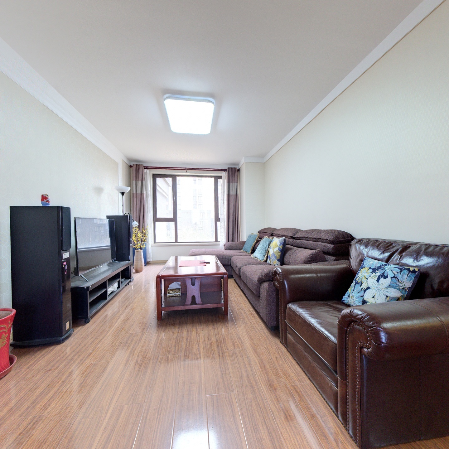 鸿坤北区 南北向大三居 精装修 拎包入住