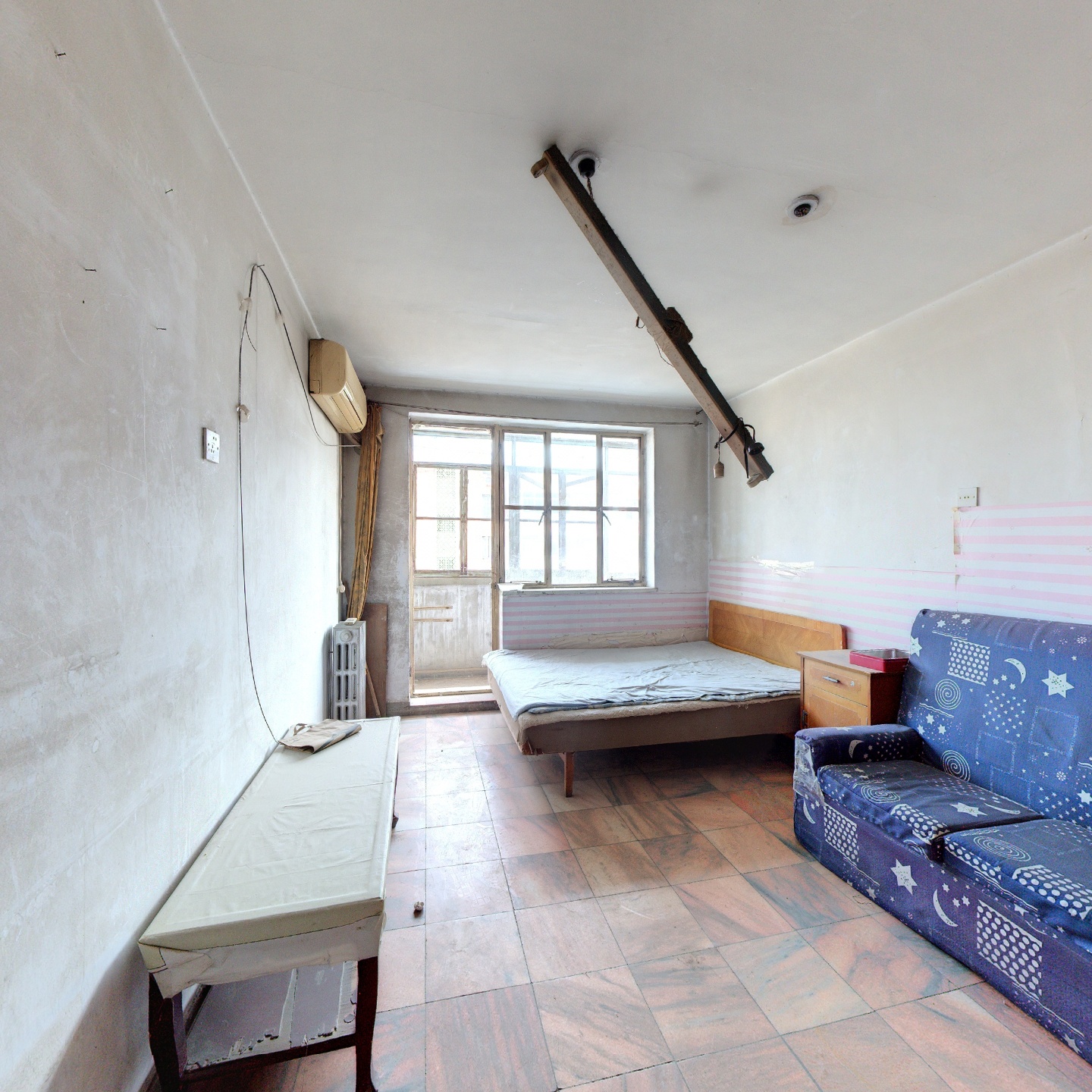 楼下就是三义，接受孩子都不用下楼，你开窗户就成