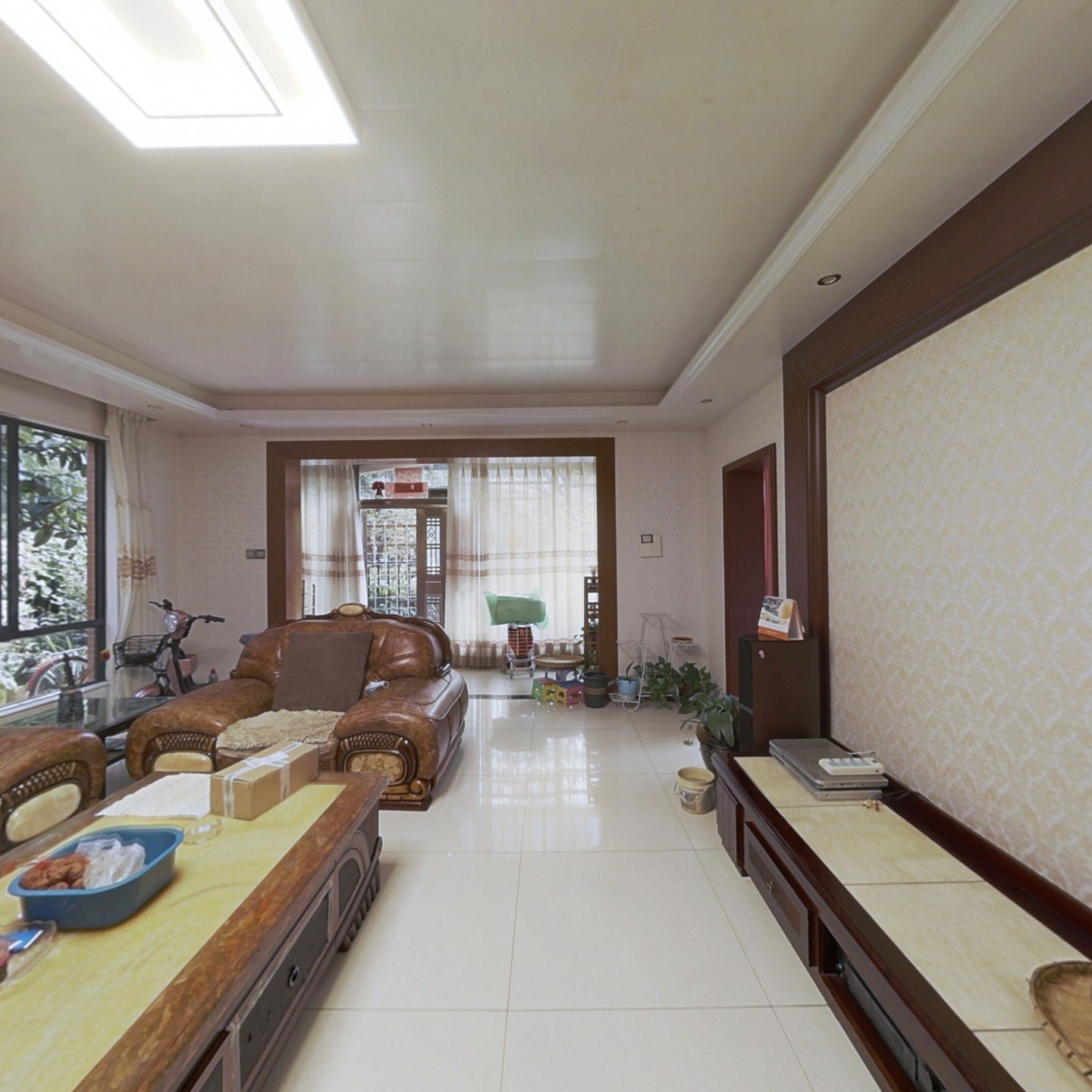 品质住宅退台花园洋房一楼带140平米花园带地下室 昆明官渡巫家坝假日湾二手房 昆明链家