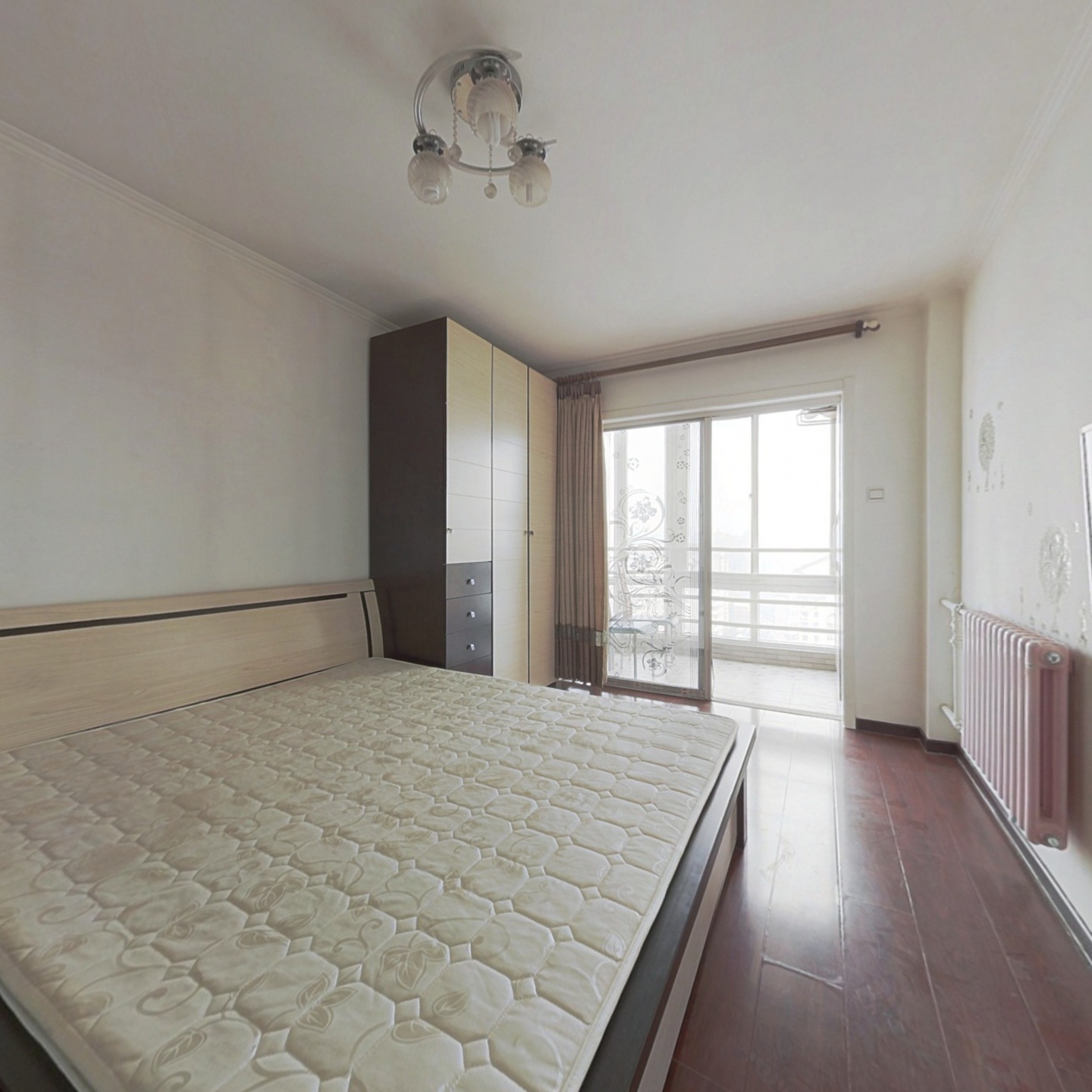 依莲轩正规一室一厅朝东楼层高视野好