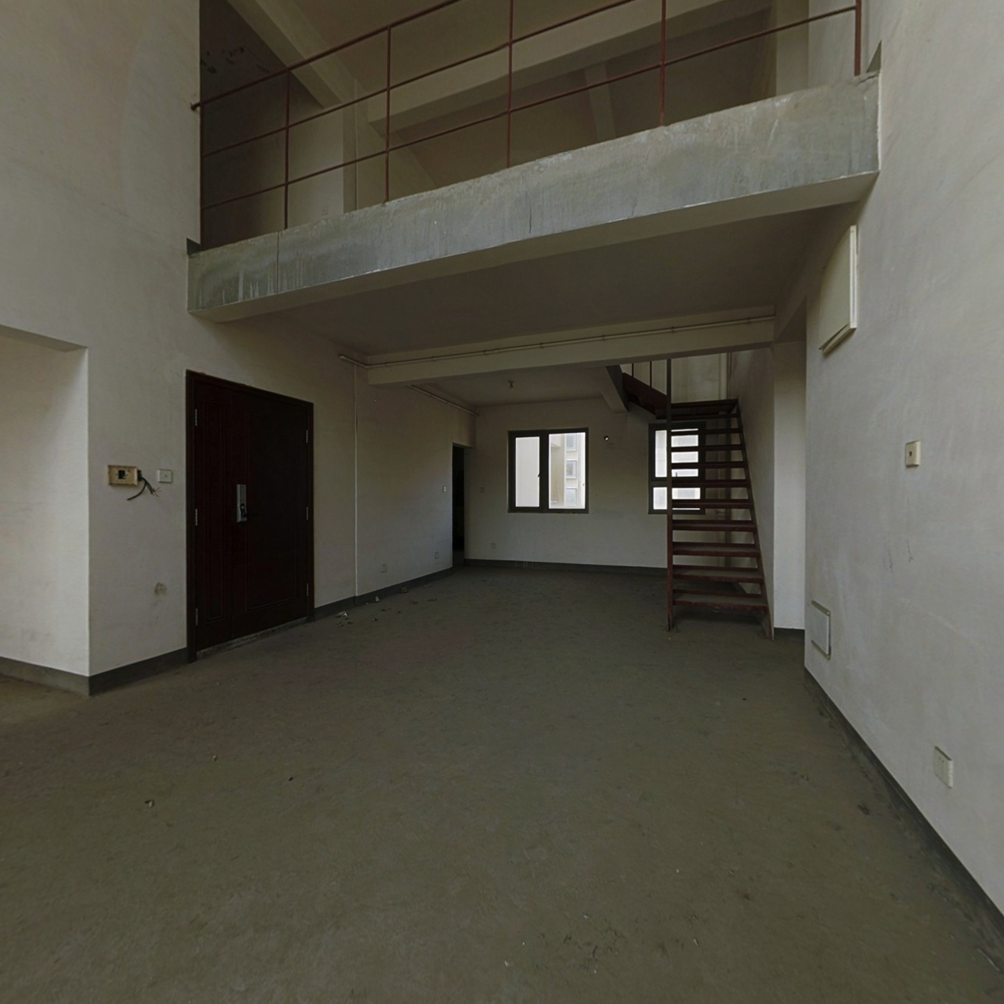 常熟世茂商圈挑高客厅电梯叠加别墅-苏州世茂·世纪尚城二手房