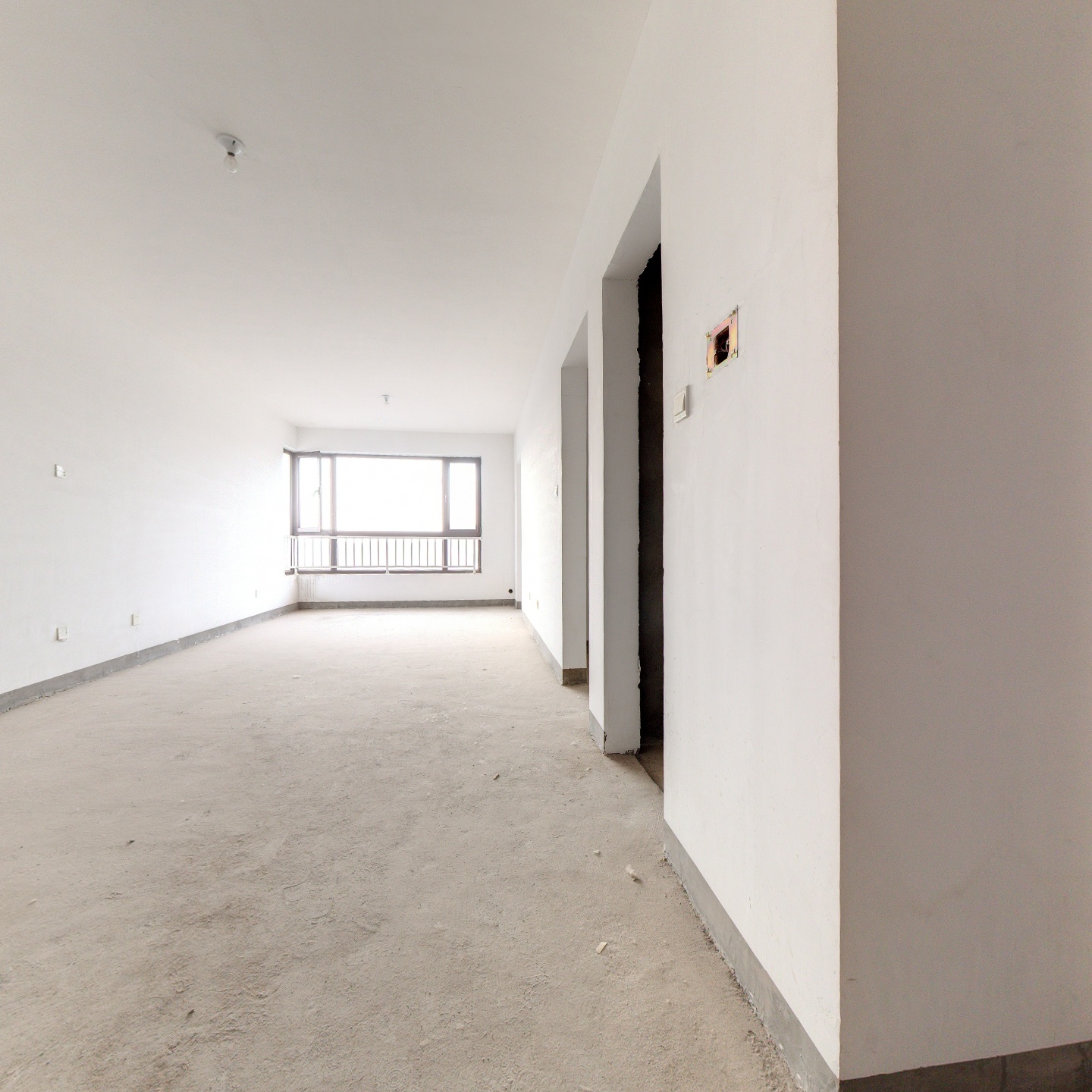 鸿坤全阳三居   高楼层   满二年   有钥匙