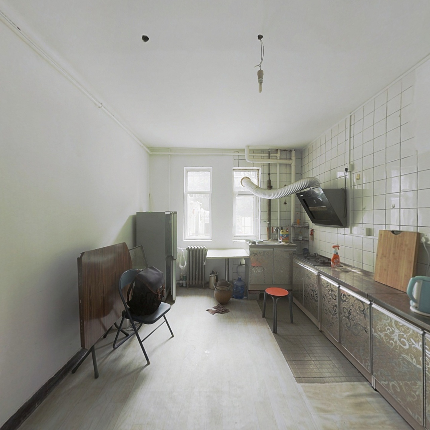 铁道部建厂局家属楼 2室1厅 南 北