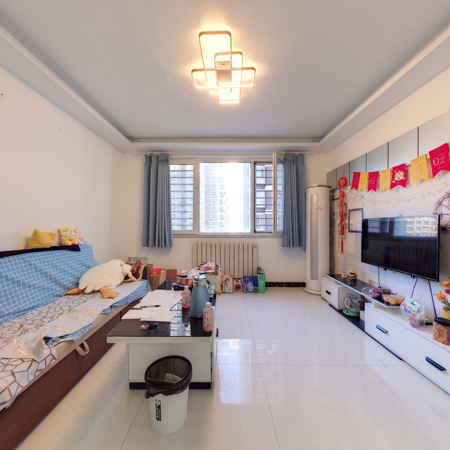 此房满五户型方正，南北通透两居室 带装修 采光好