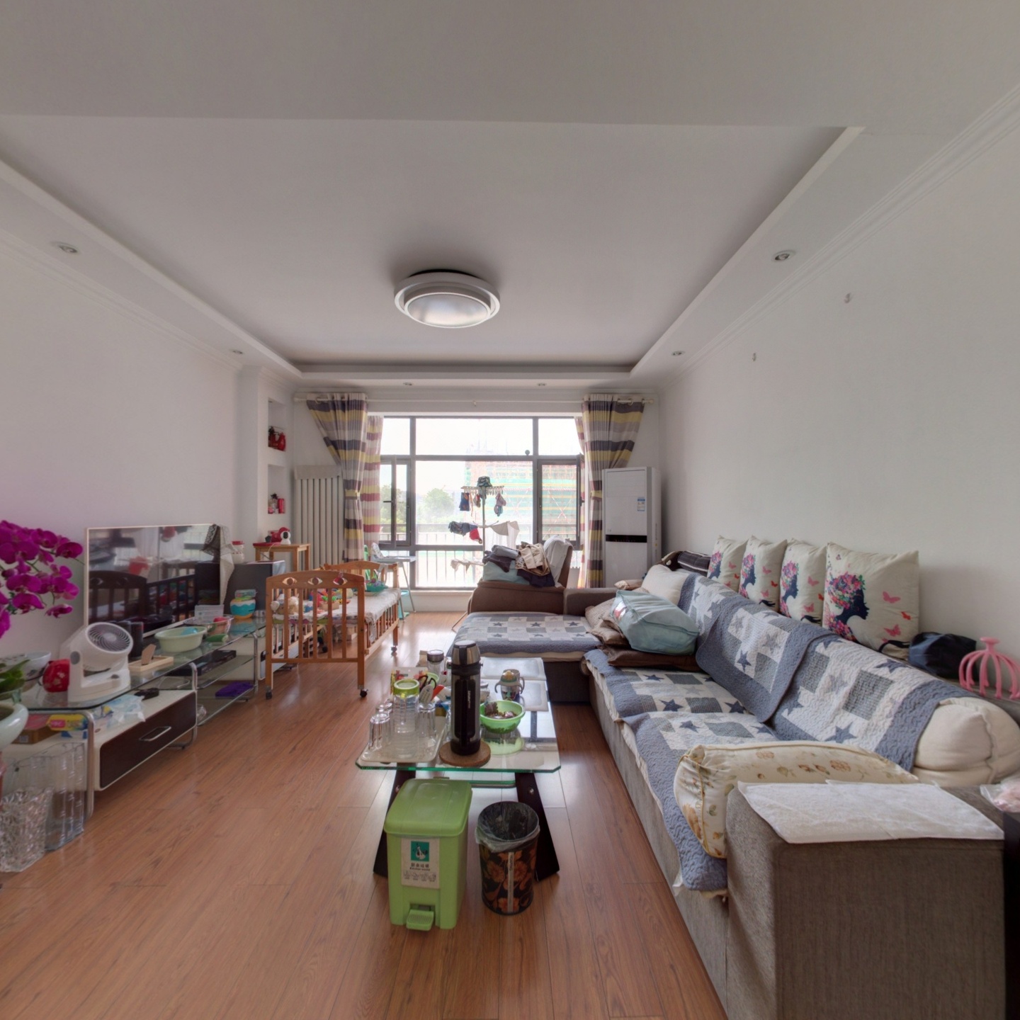 智地香蜜湾，96.08平两居室，诚意出售。