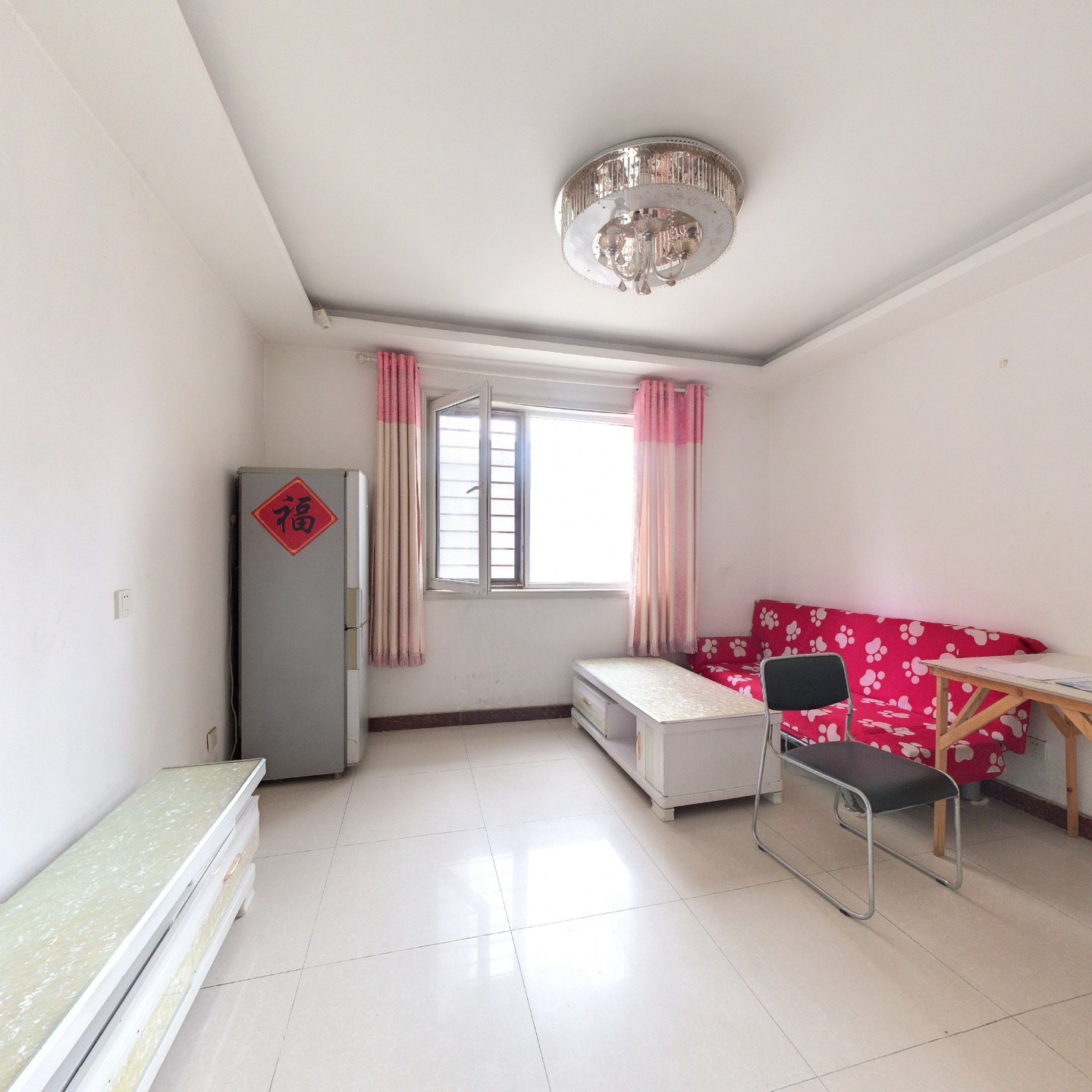 临香邑溪谷大社区，精装两居，满二税少