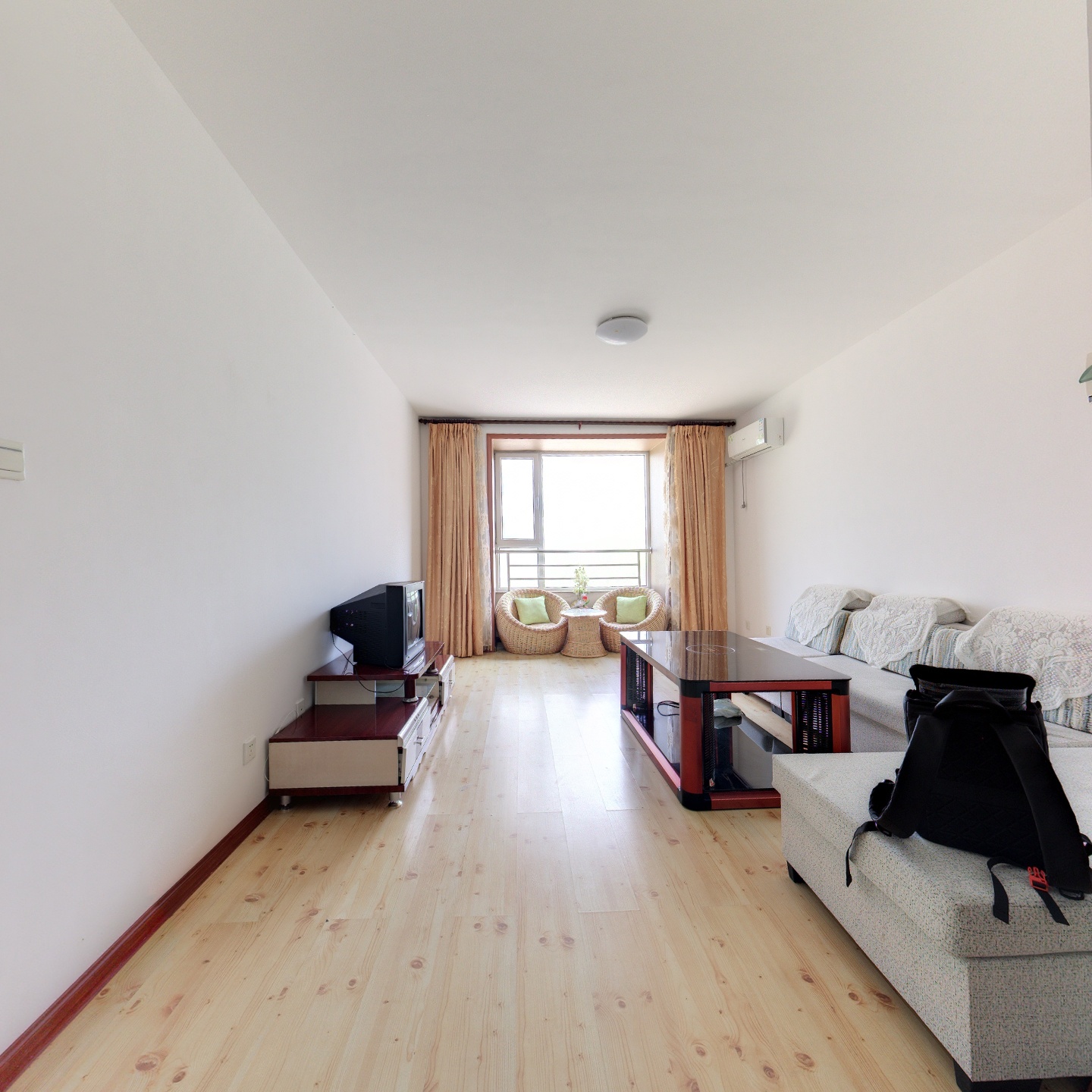 临海宜家一楼带花园南北卧室全明户型 威海乳山市银滩旅游度假区临海宜家二手房 威海链家