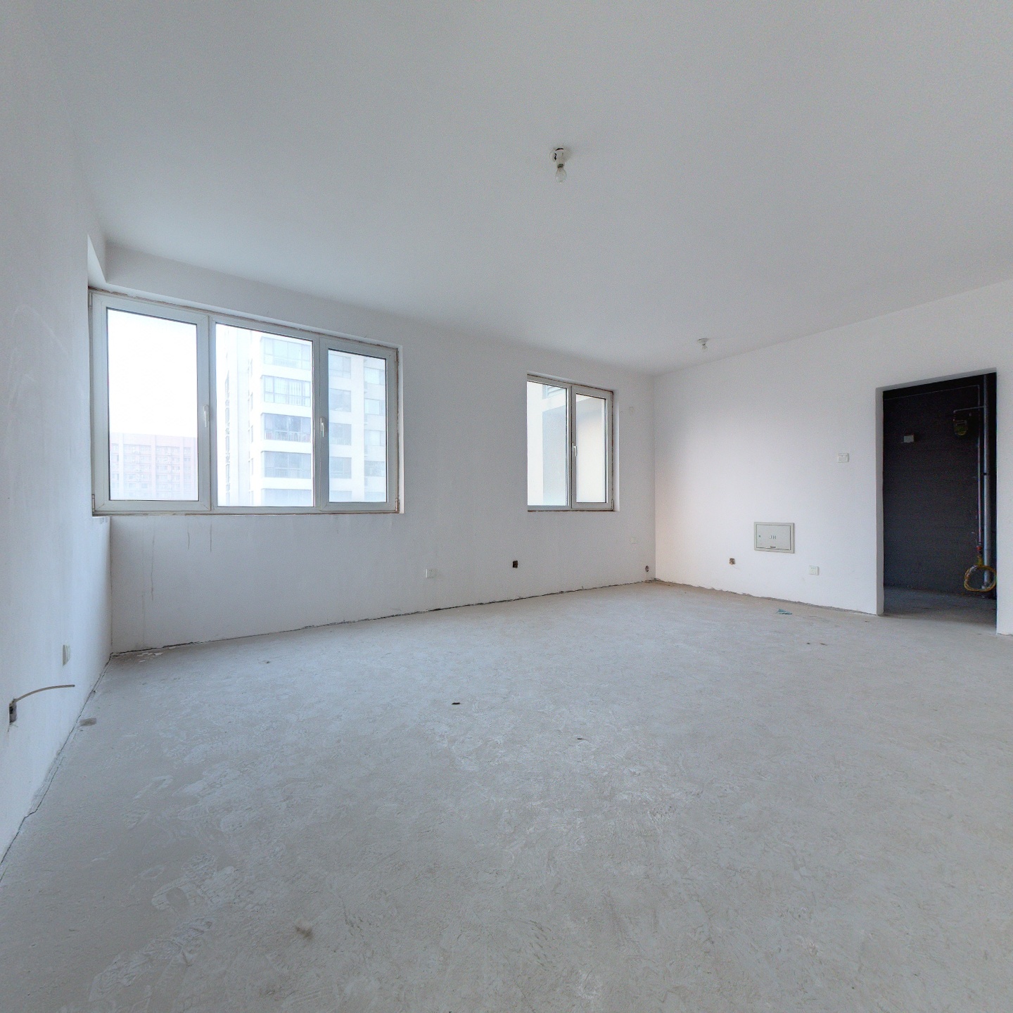 开发区 金竹花园 南北通透3居室 毛坯房 带车位 地下室