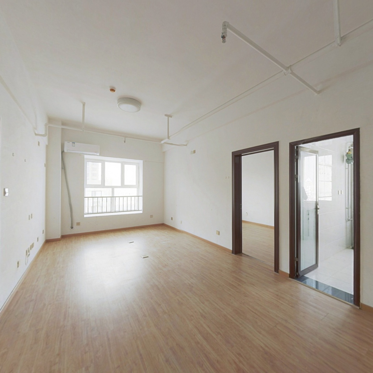 名流美域，朝南户型，开发区，环境优美二居室