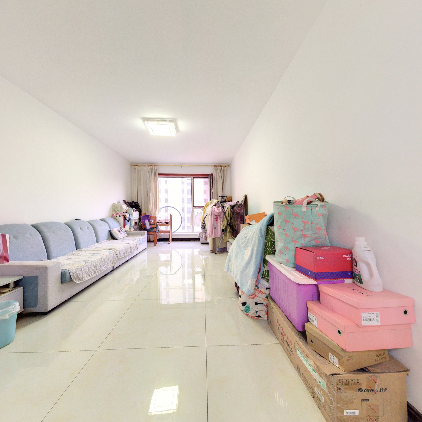 诚意出售，精装修, 明厨明卫，转角飘窗，价位可聊。