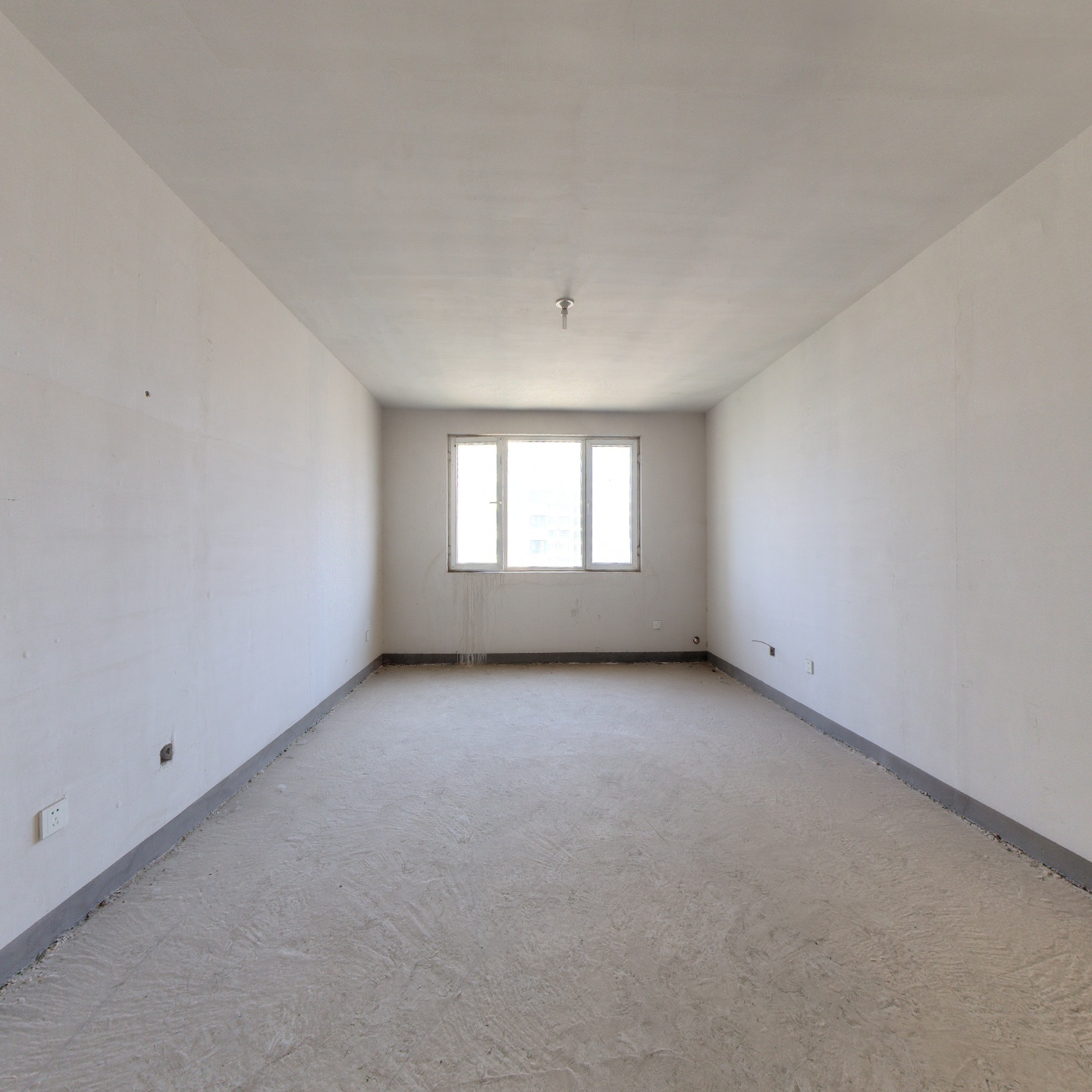 水岸花城明厨明卫南北通透毛坯三居