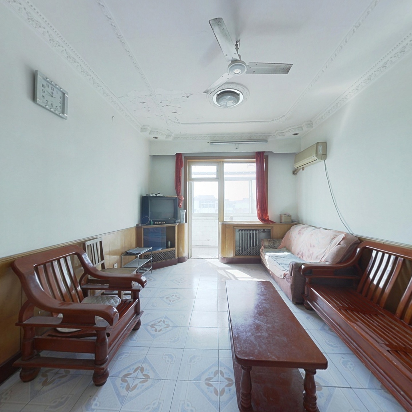 杨村老城区，和平里南北通透三居户型，房主诚意出售。