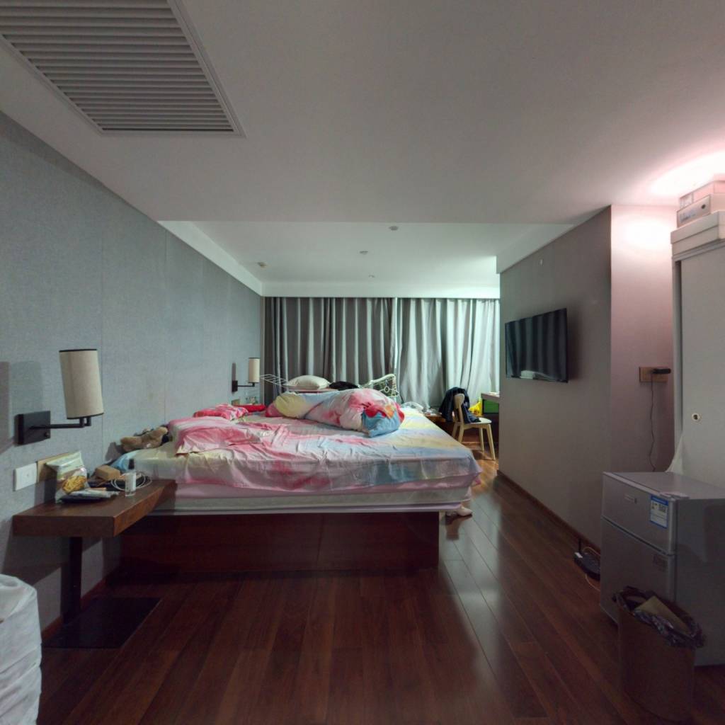 南京西路板块，精装一居室，高区双落地窗，视野佳