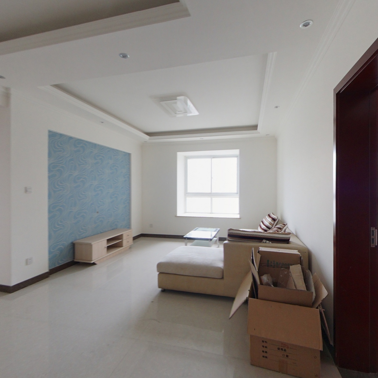 晶宝简装大套三 户型方正,采光好