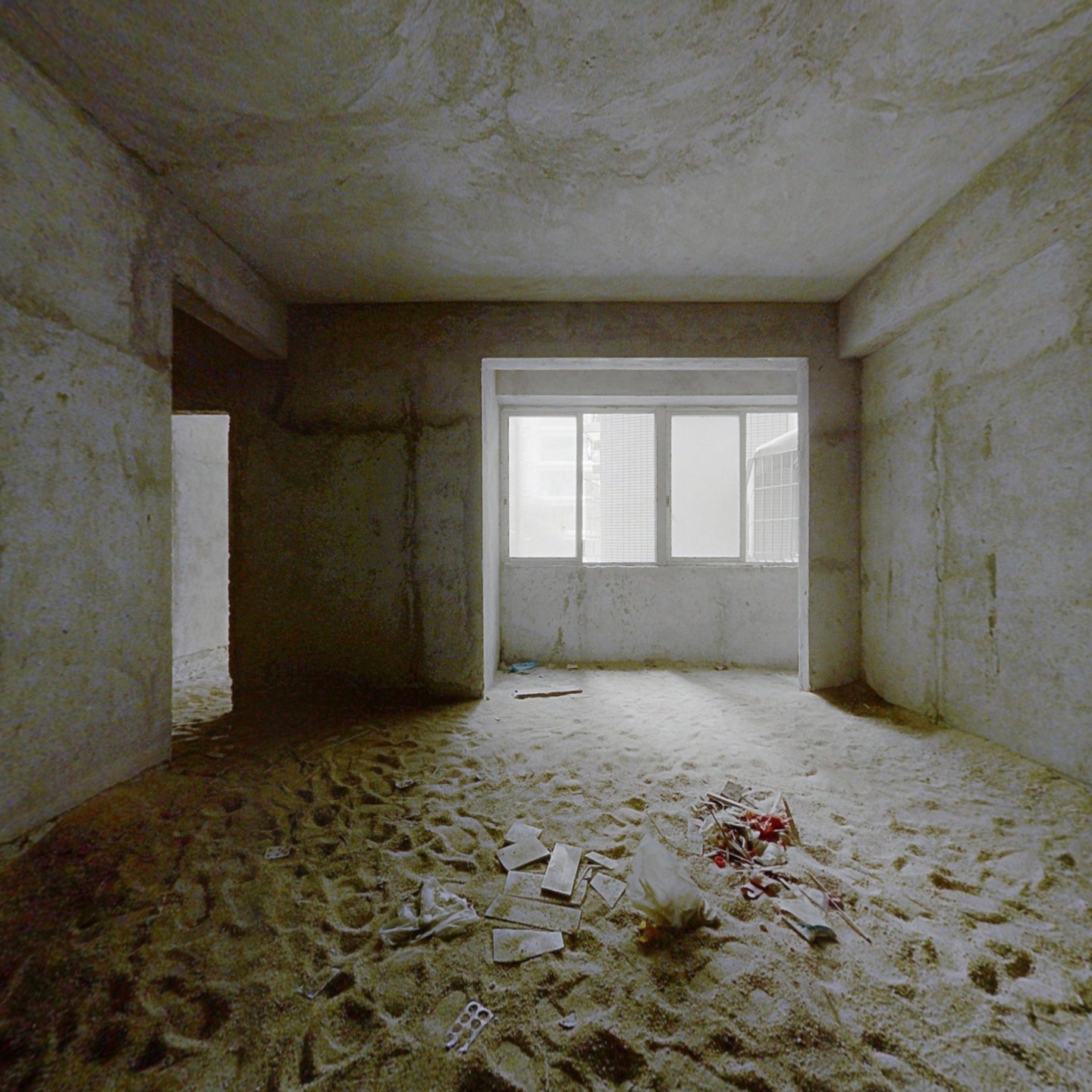 次新小区全新毛坯房诚意出售