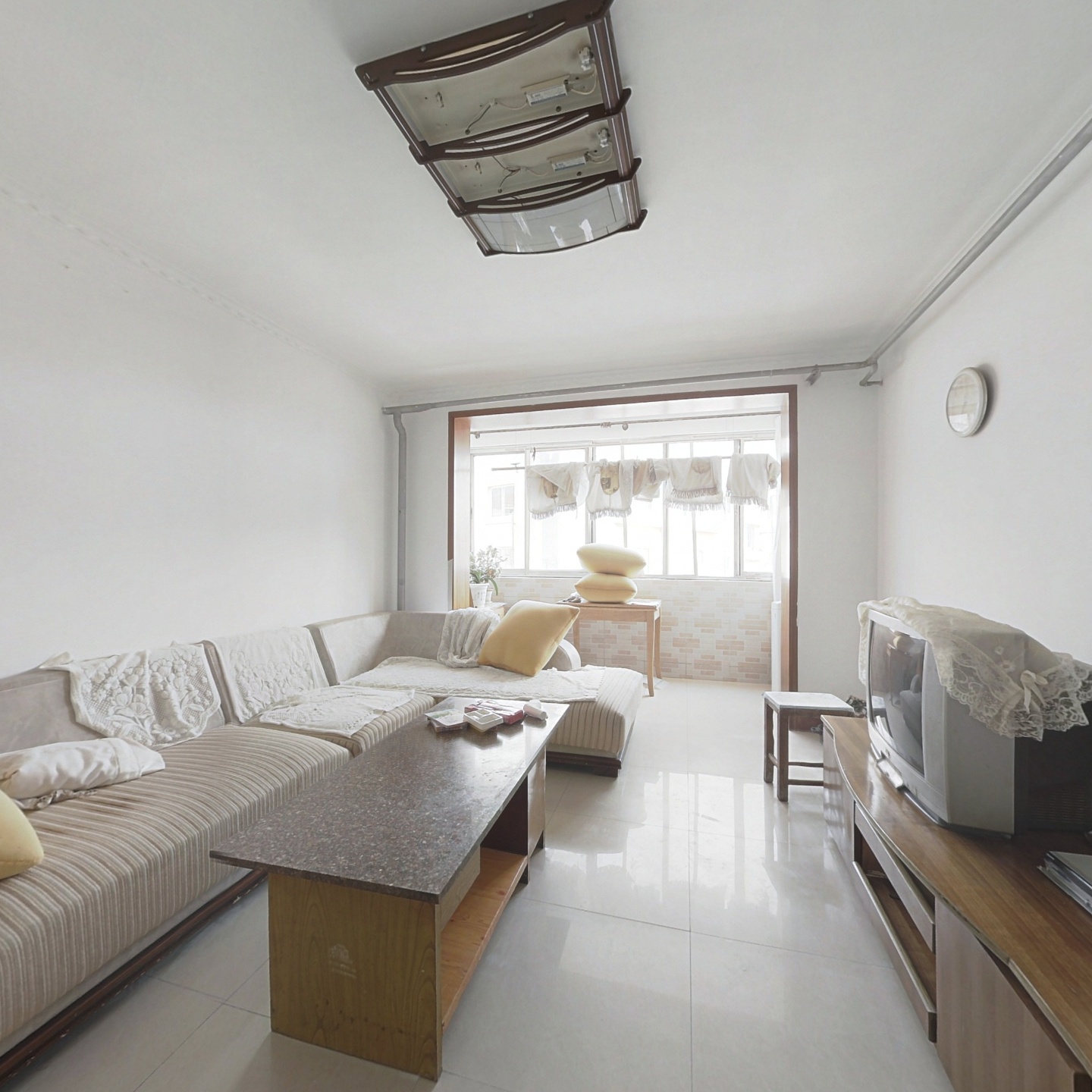 华宇新村,简装小套三,50年产权,户型设计合理,好房