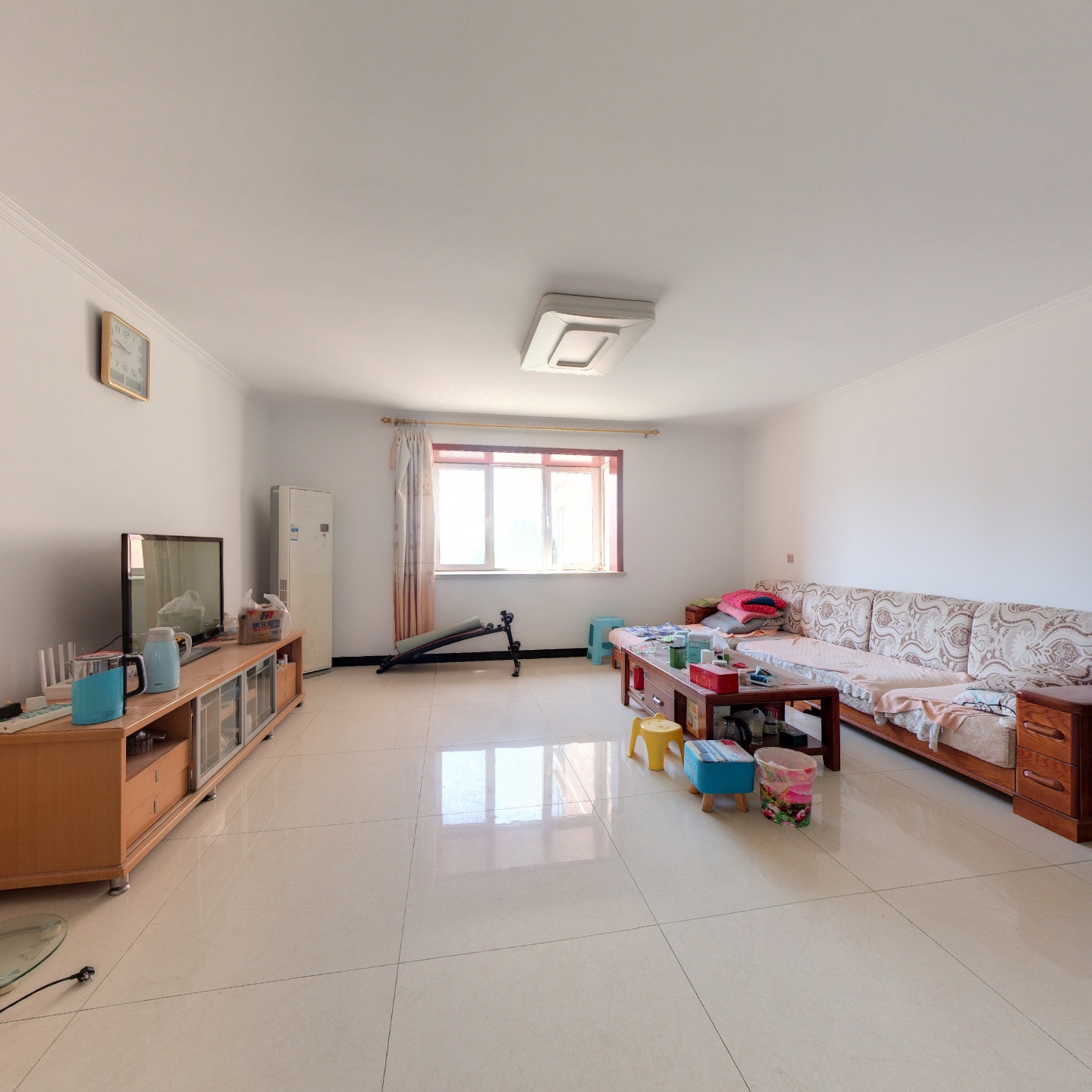 小区里面少有的三居双卫户型  简单装修  南北通透