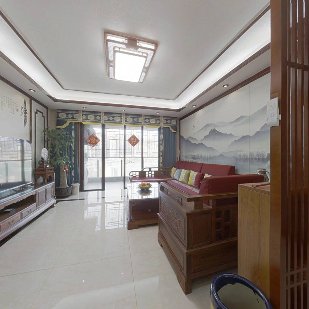 星河丹堤，中式红木家具，无贷款，满5年，带精装修