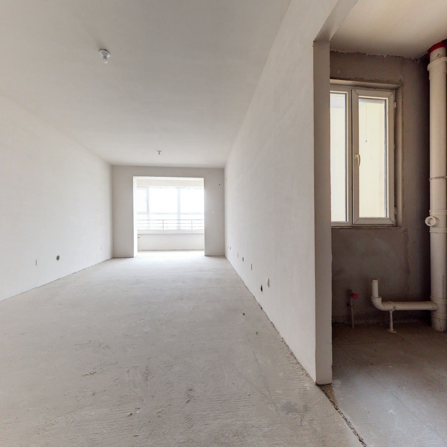 水岸花城 1室1厅 南