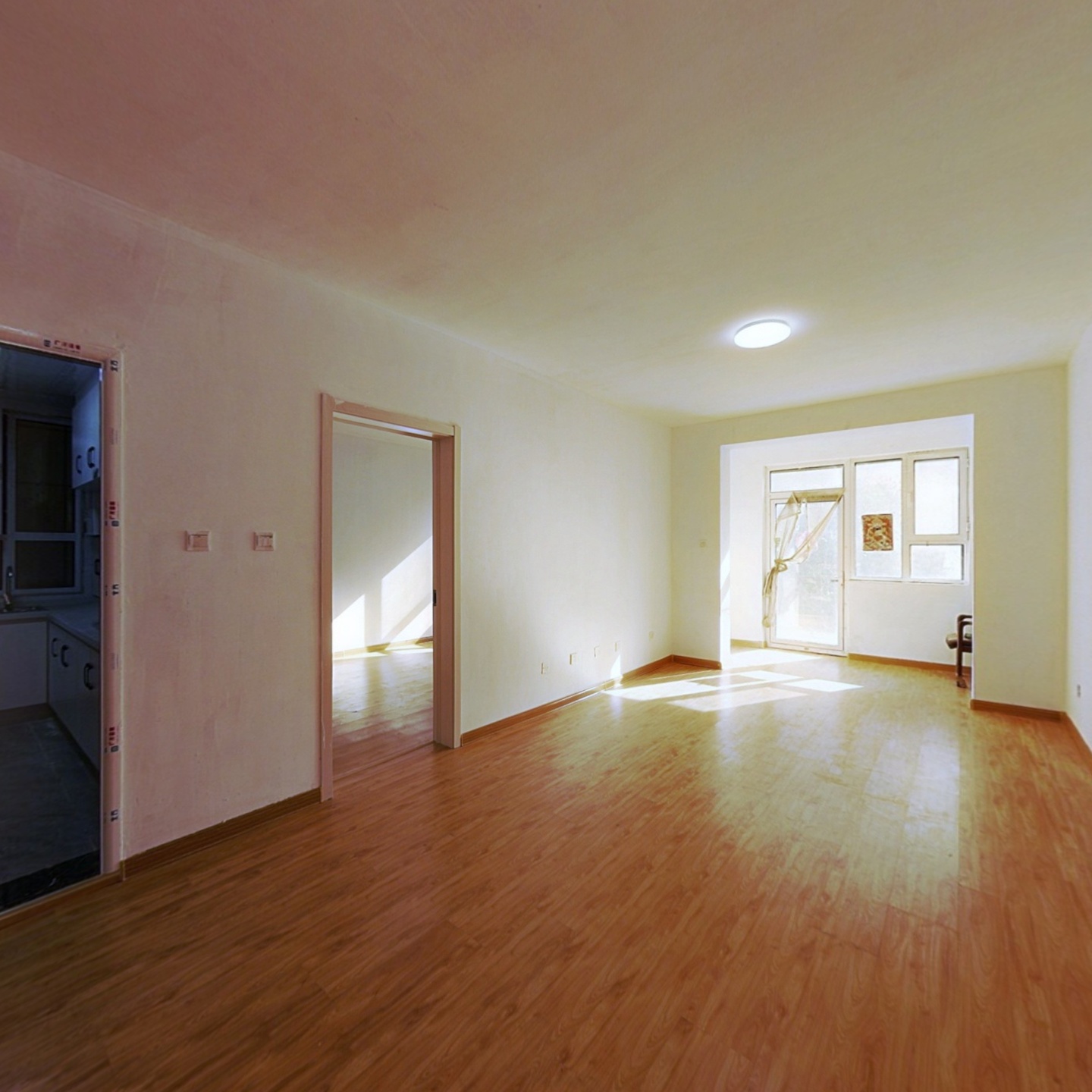 涿州高铁旁 一层带小院 经典两居 花园社区