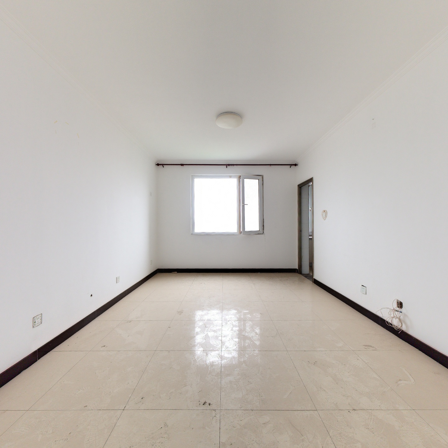 翔天万和城，位于华阳路，小区环境好。