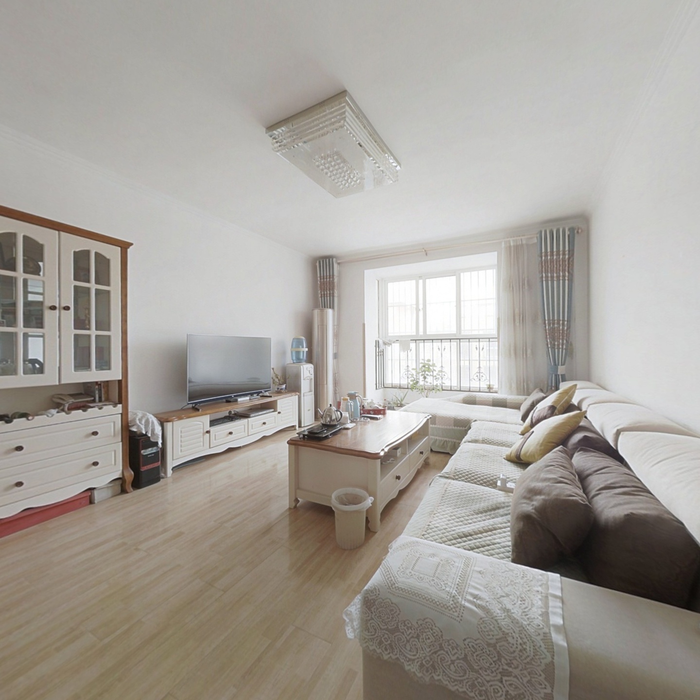 名流枫景洋房大三居双卫，南北通透，简单装修