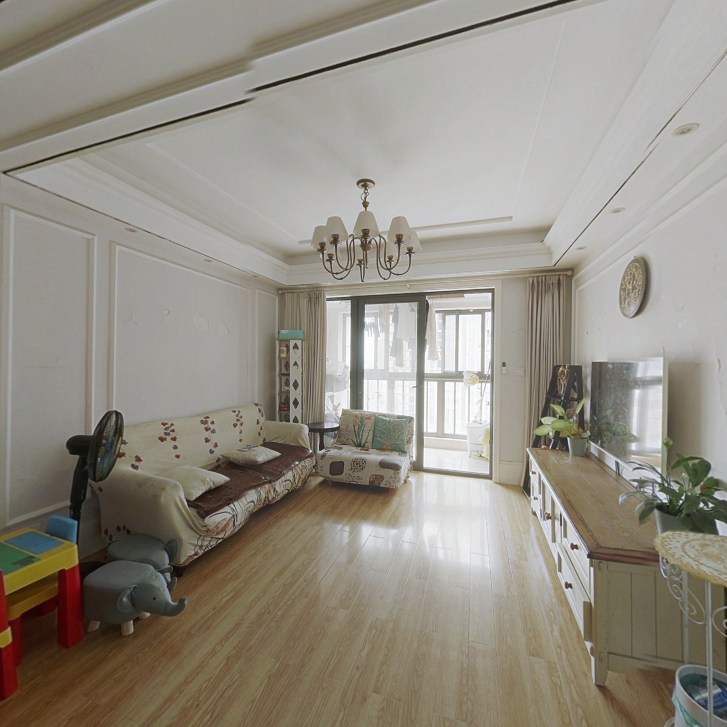 戈雅公寓，一线江景房，精装修自住，满两年税费少。