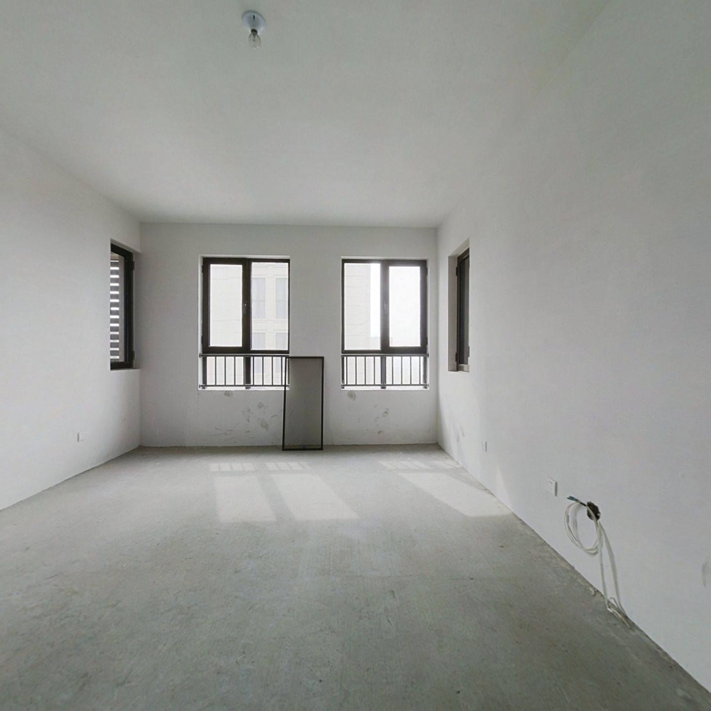 现代北邻 玉兰园 电梯14楼 通透3室 采光充足